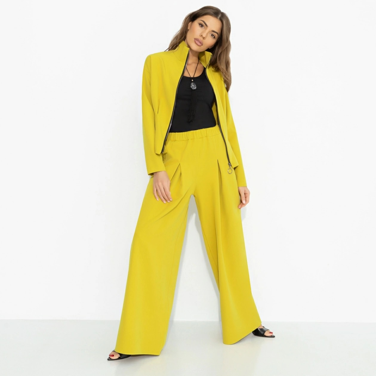 Костюм брючный в стиле спорт-шик Charutti(фото6)