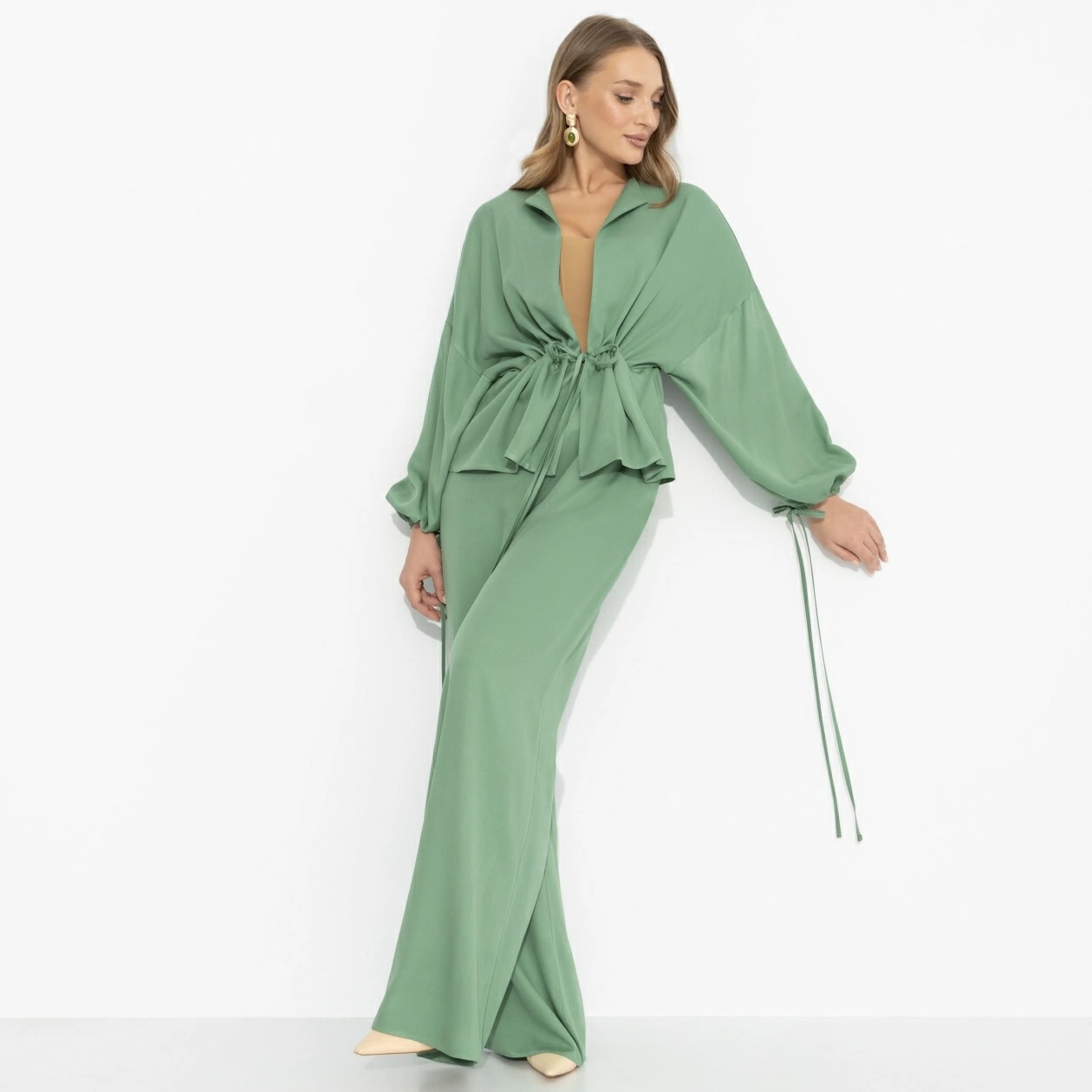 Костюм-двойка с брюками в зелёном цвете Charutti(фото4)