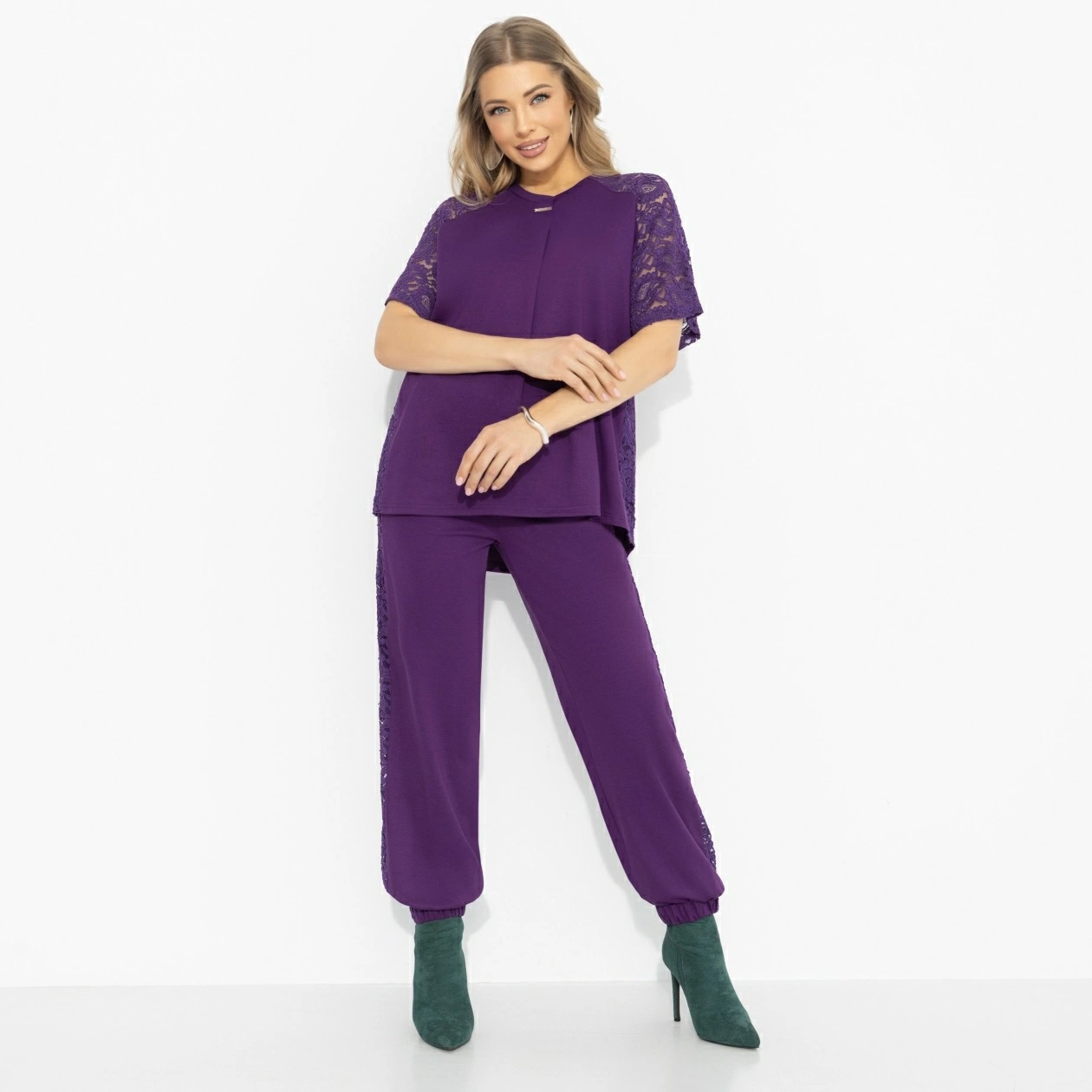 Костюм брючный трикотажный фиолетовый с кружевом Charutti(фото5)