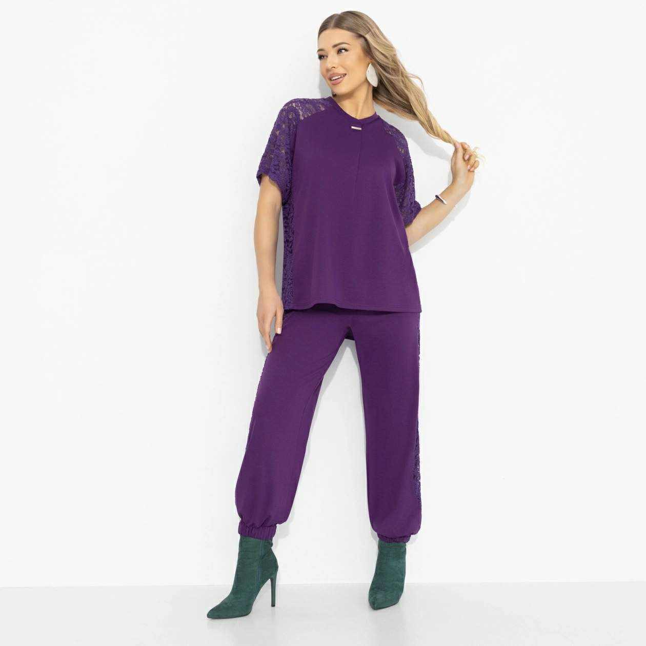 Костюм брючный трикотажный фиолетовый с кружевом Charutti(фото2)