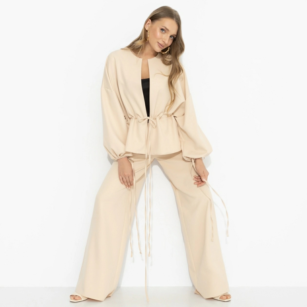 Костюм-двойка с брюками в бежевом цвете Charutti(фото2)