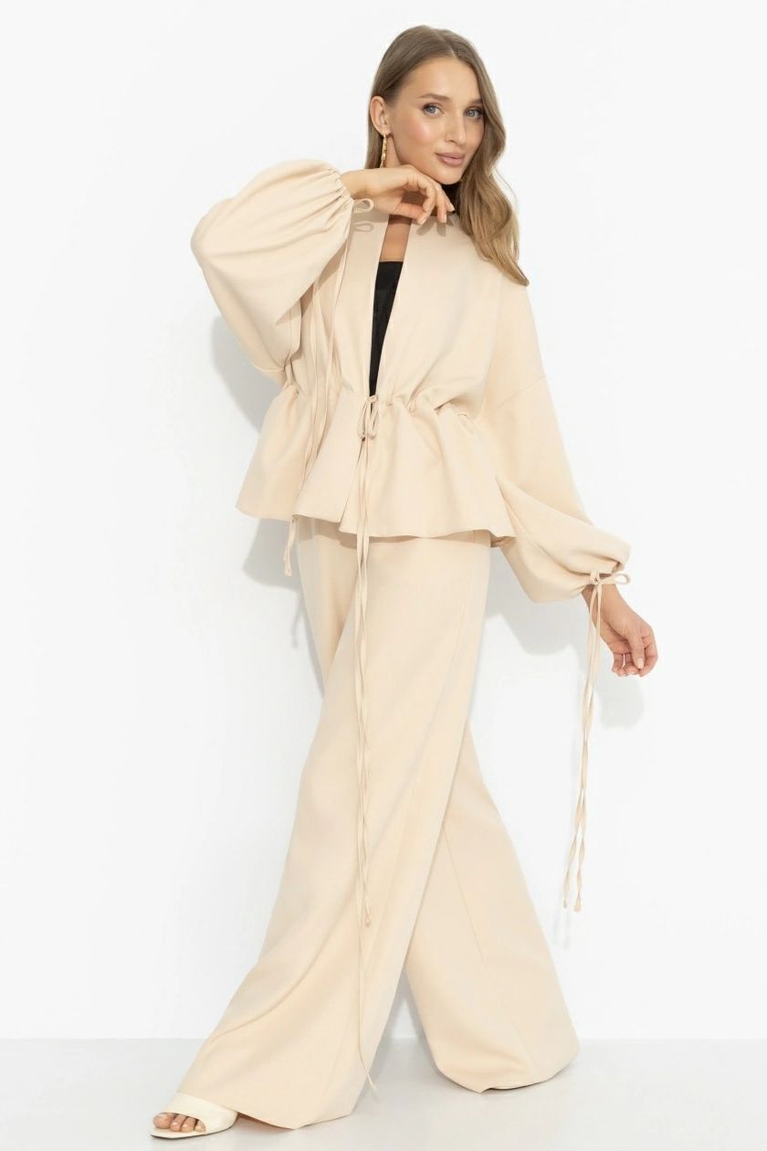 Костюм-двойка с брюками в бежевом цвете Charutti
