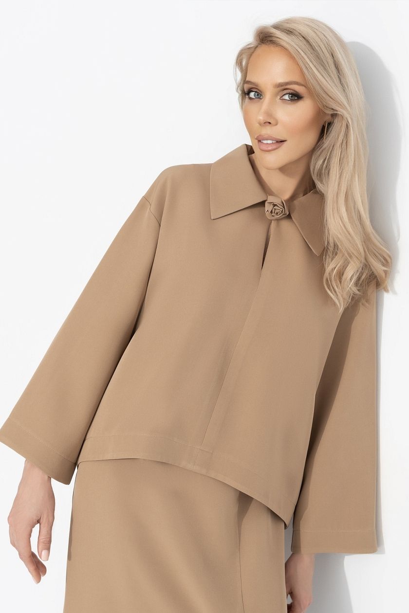 Костюм бежевый с юбкой и со съёмной розой Charutti(фото3)