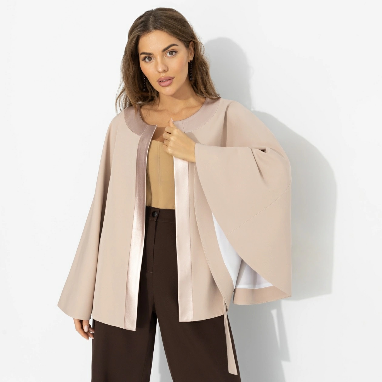 Жакет‑кейп бежевый на подкладе Charutti(фото3)
