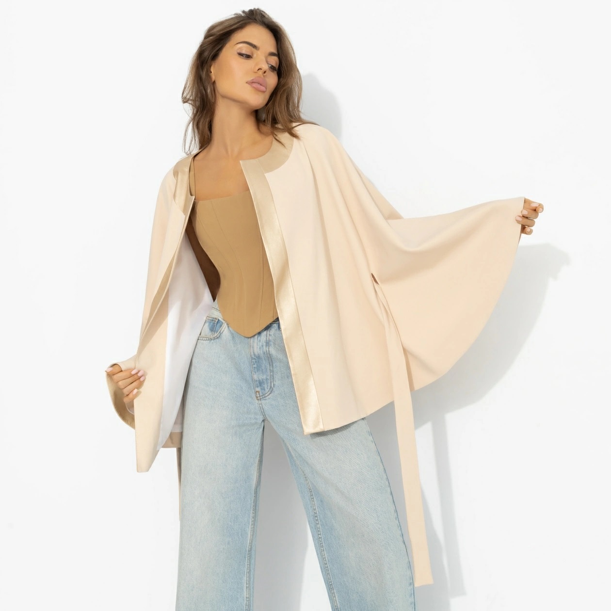 Жакет‑кейп бежевый на подкладе Charutti(фото2)