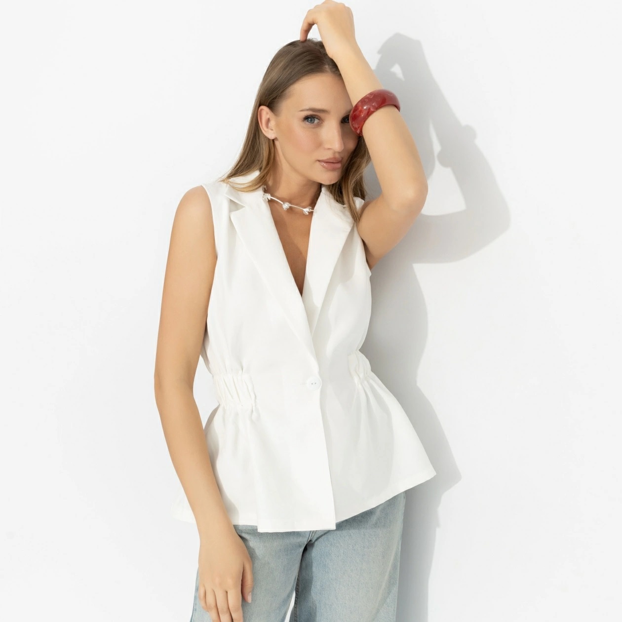 Жилет белый приталенный на резинке Charutti(фото3)