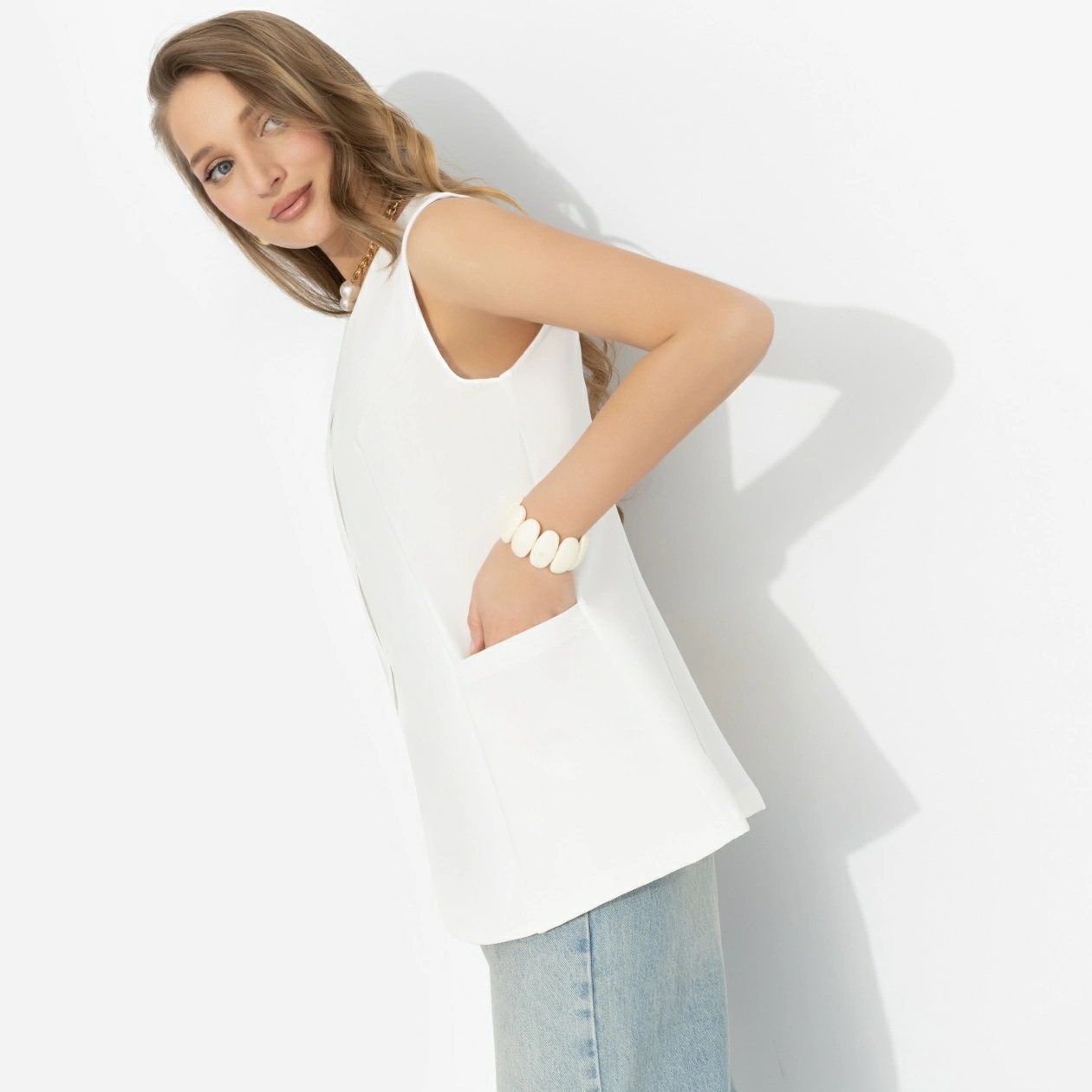 Жилет белый с карманами Charutti(фото6)