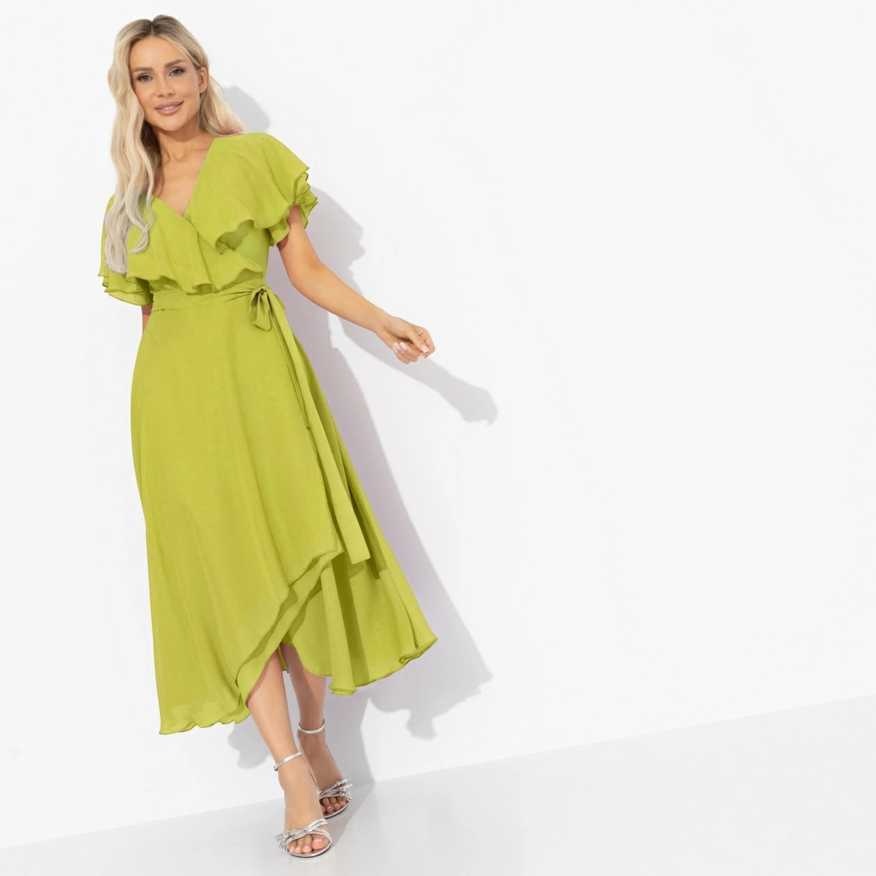 Платье шифоновое на запах в салатовом цвете Charutti(фото4)