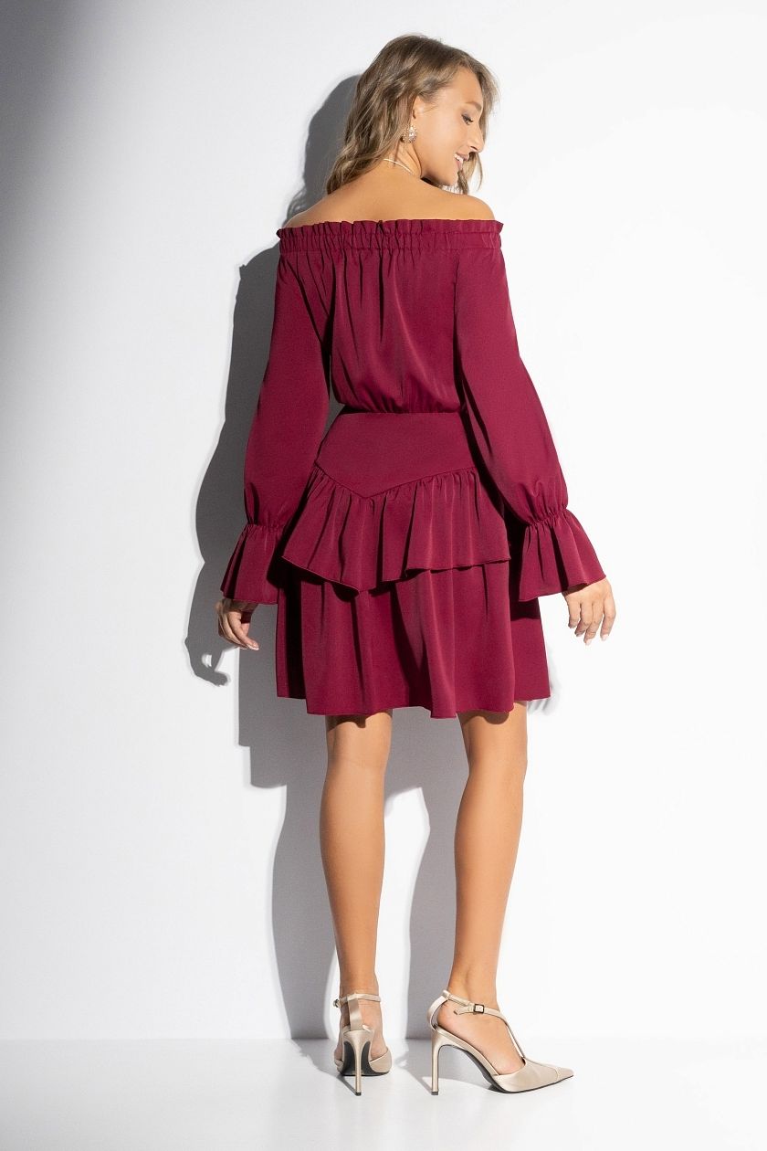 Платье бордовое с открытыми плечами из дубайского шёлка Charutti(фото8)