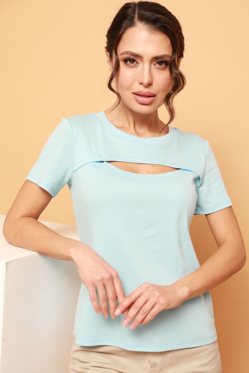 Блузка трикотажная небесно-голубого цвета