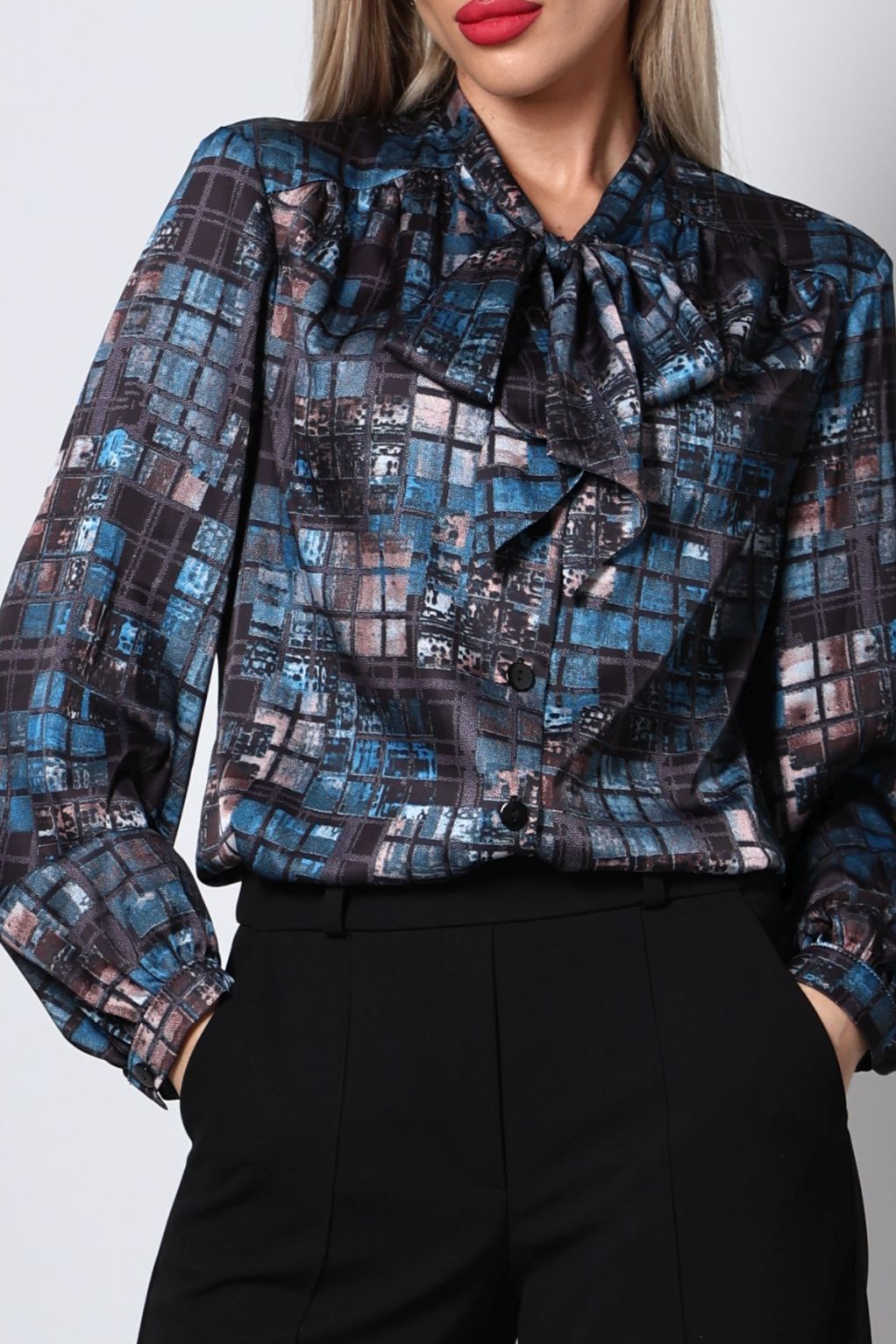 Блузка бирюзово-синяя с воротником-галстуком DStrend(фото4)