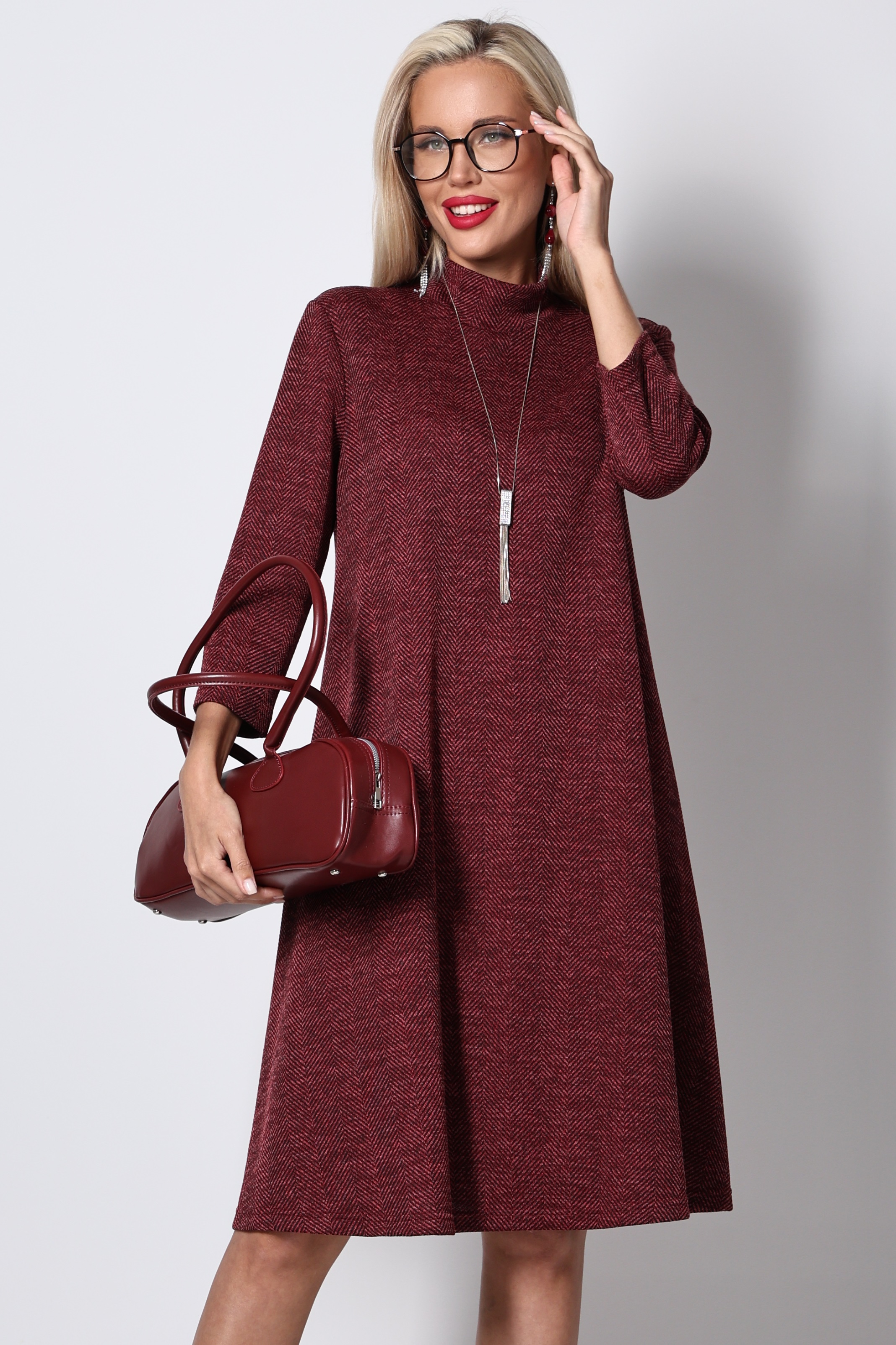 Платье-водолазка трикотажное бордового цвета Особенно актуально, красотка