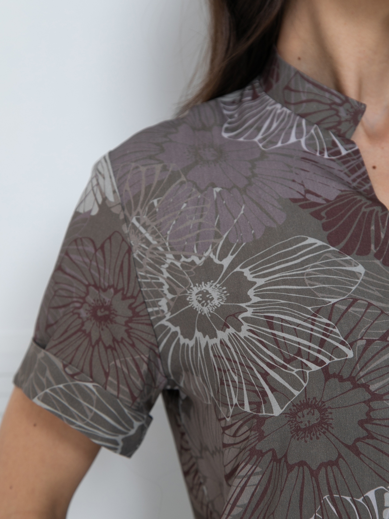 Блузка женская кофейного цвета с короткими рукавами Diolche(фото4)