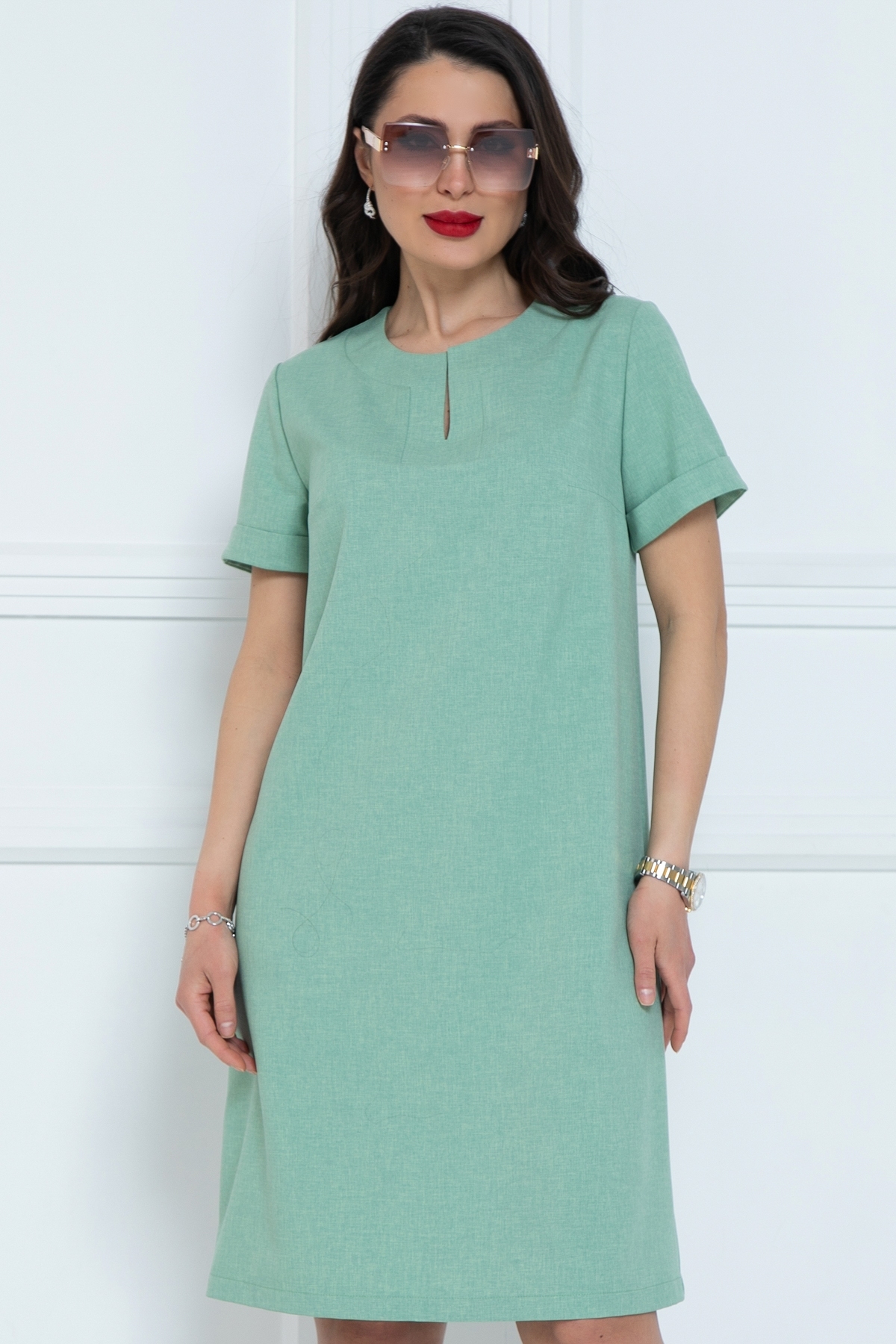 Платье короткое с разрезом в цвете фисташка Diolche