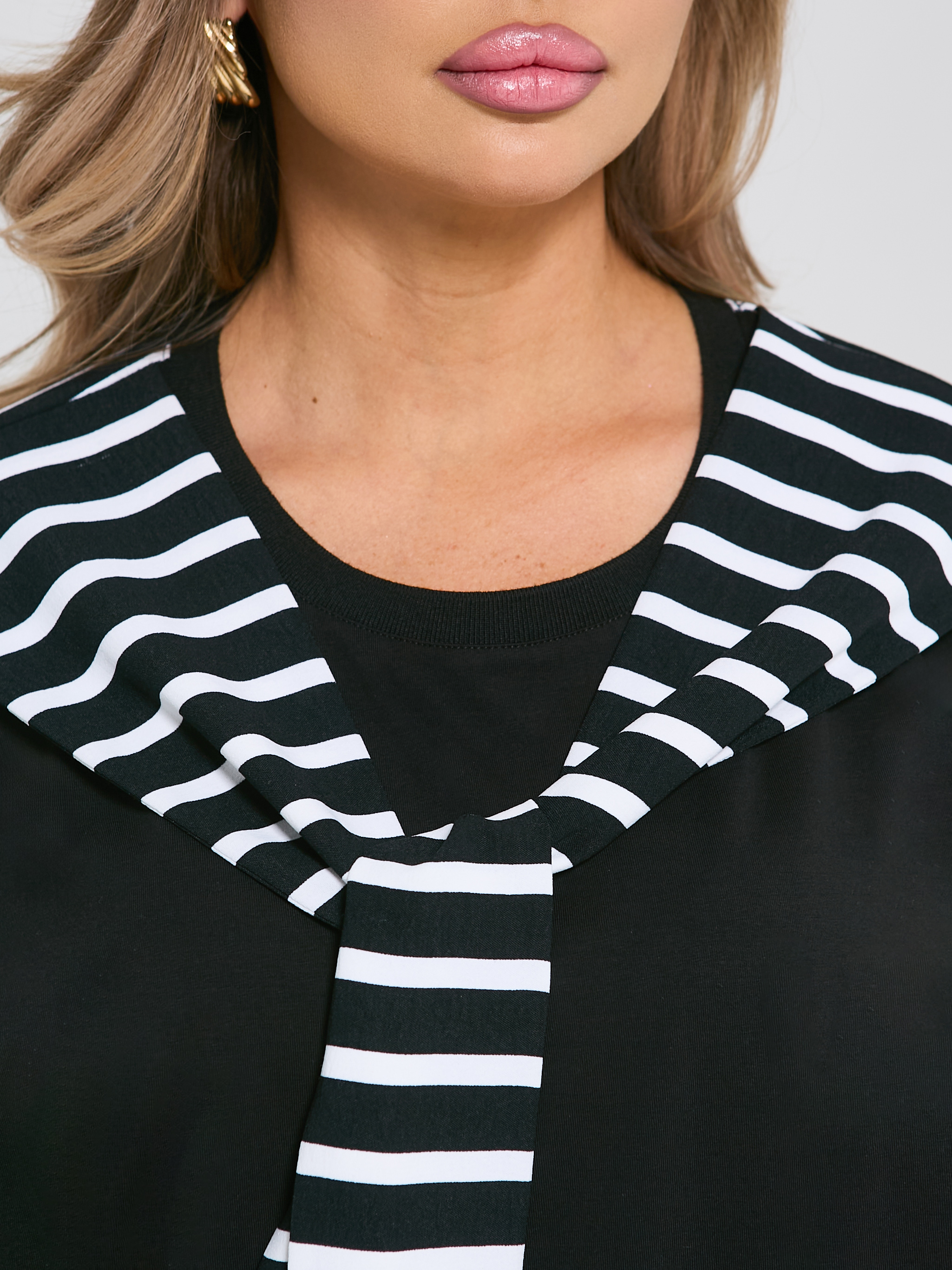 Футболка трикотажная с широким воротником в морском стиле Dora(фото4)