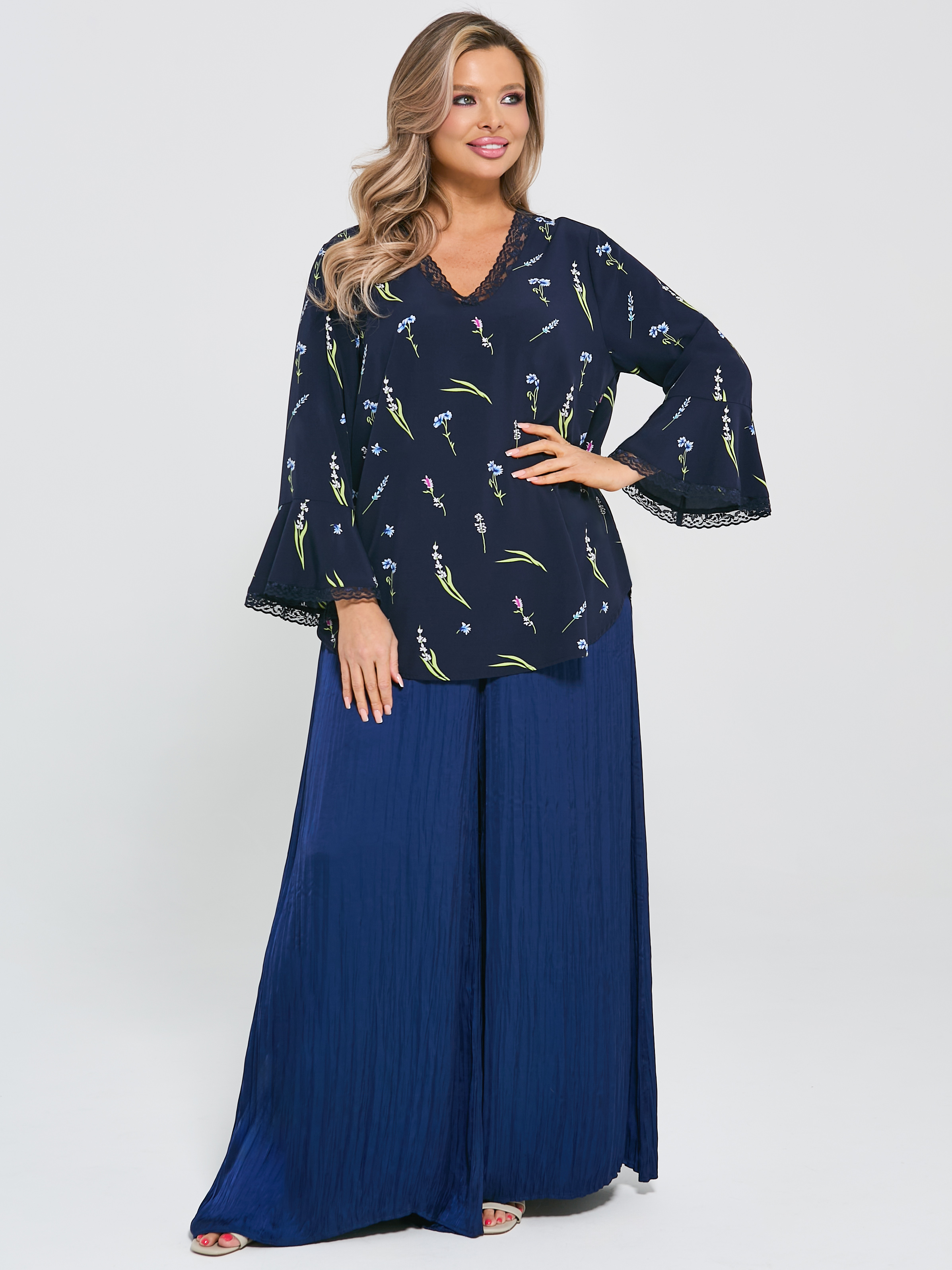 Блузка тёмно-синяя свободная с кружевом Dora(фото7)