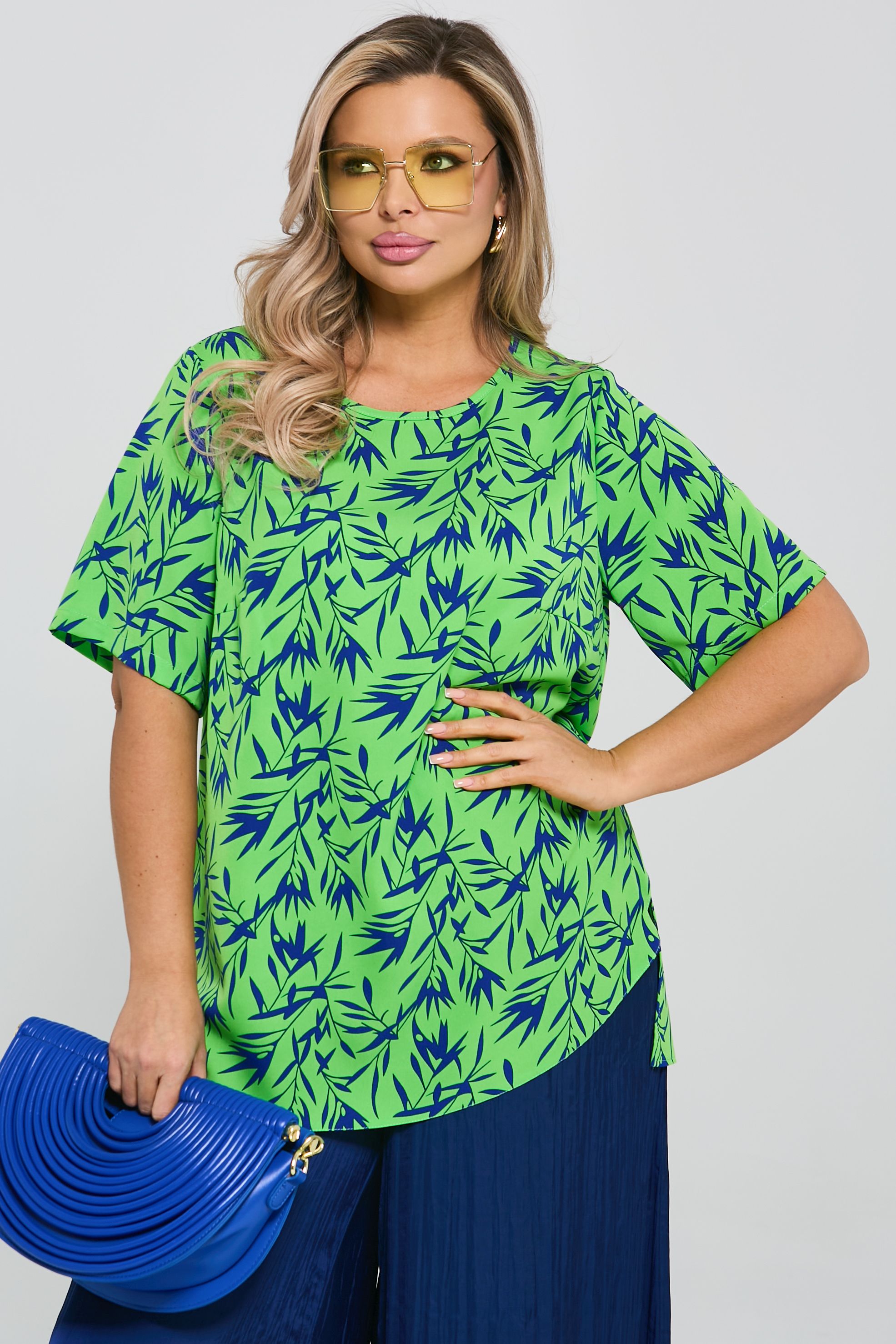 Блузка ярко-зелёная с принтом Dora