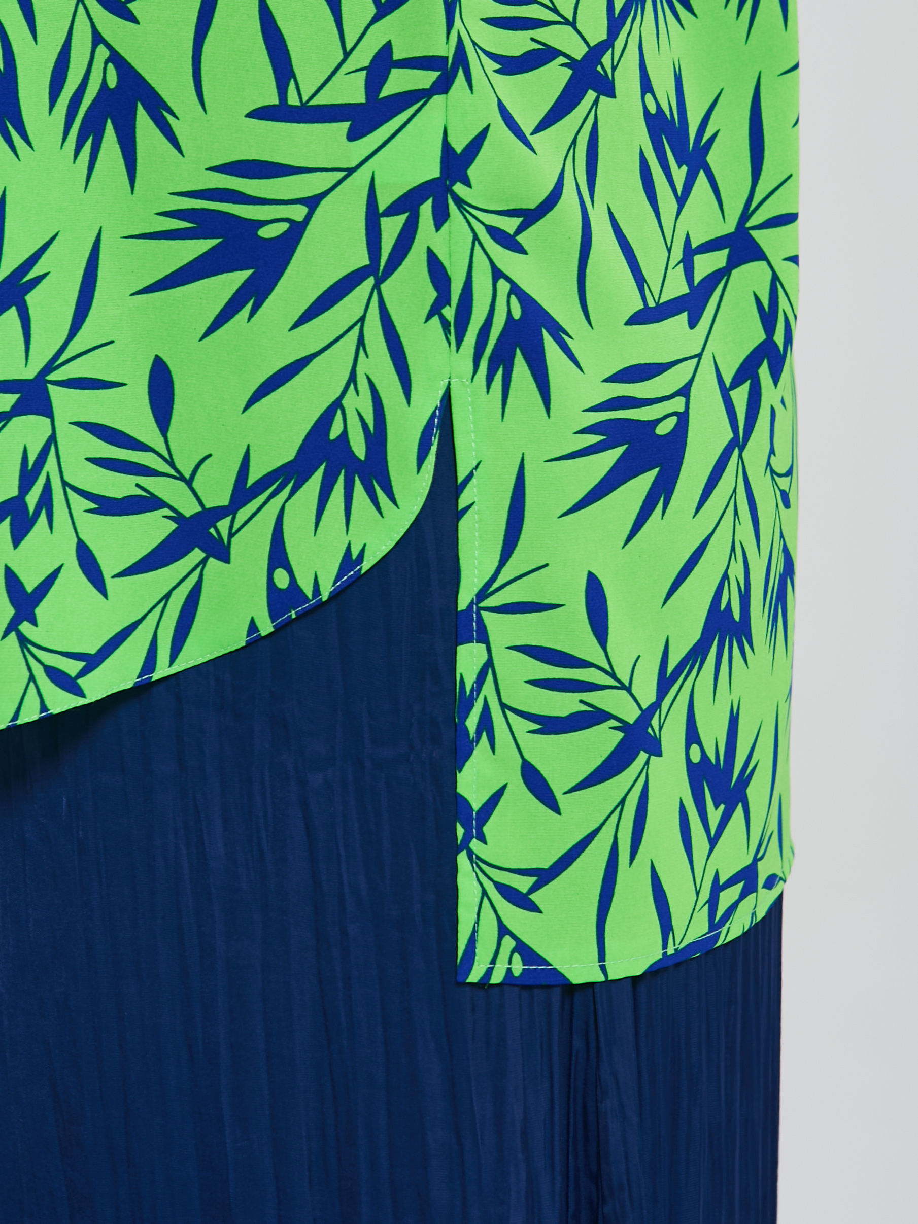 Блузка ярко-зелёная с принтом Dora(фото9)