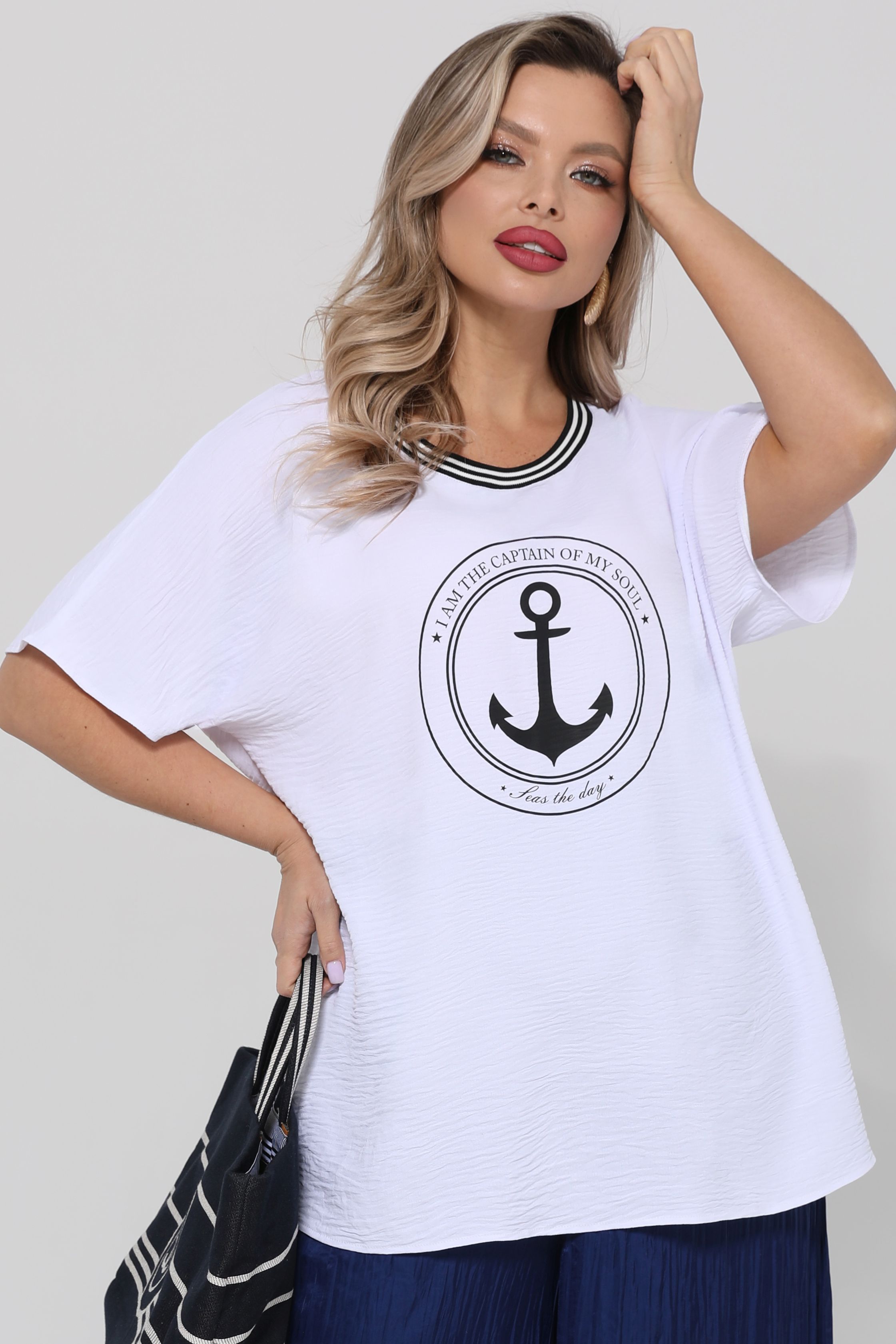 Блузка лёгкая белая с принтом Dora