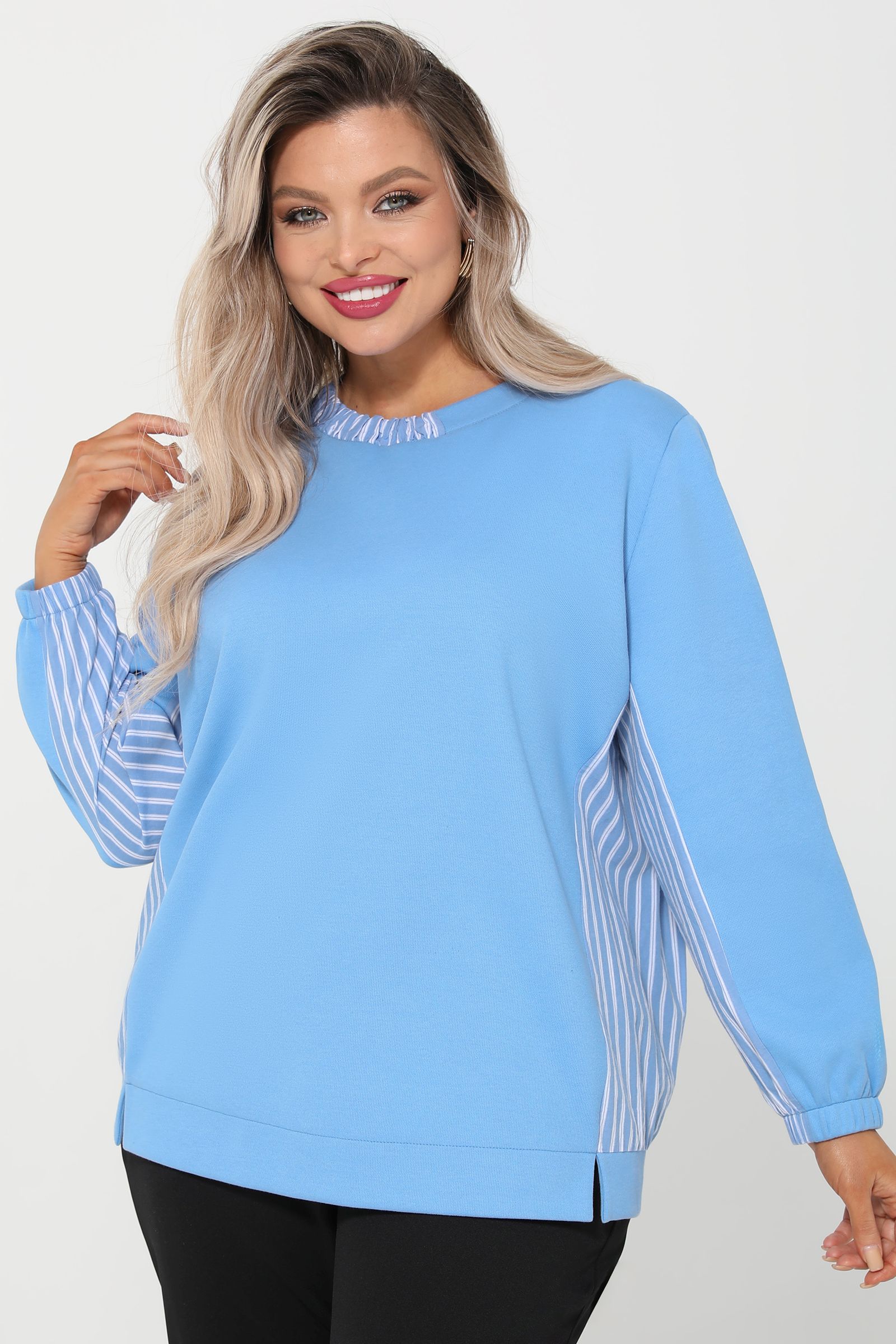 Джемпер трикотажный нежно-голубого цвета со вставками Dora