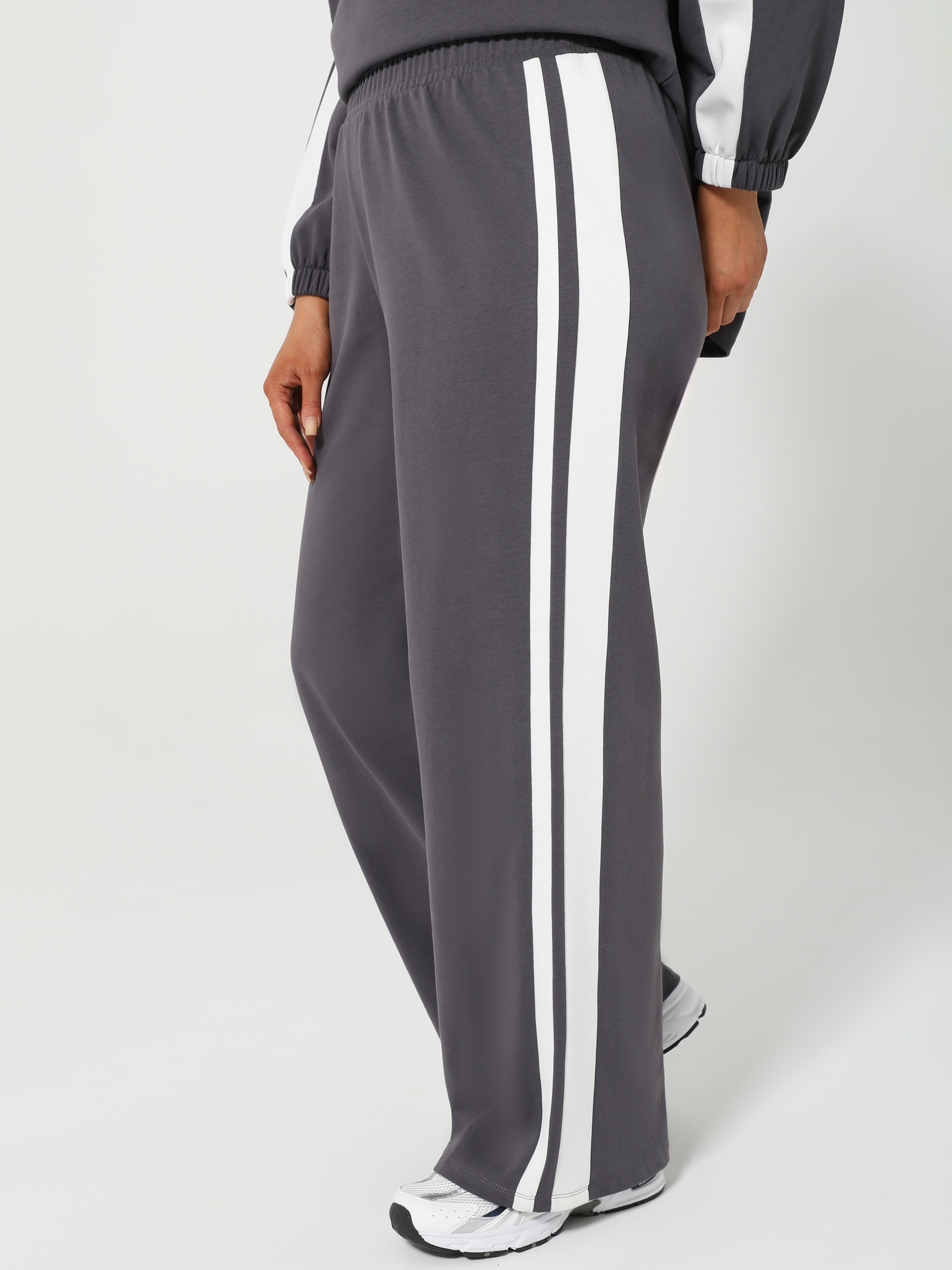 Брюки серые из футера с лампасами Dora(фото7)