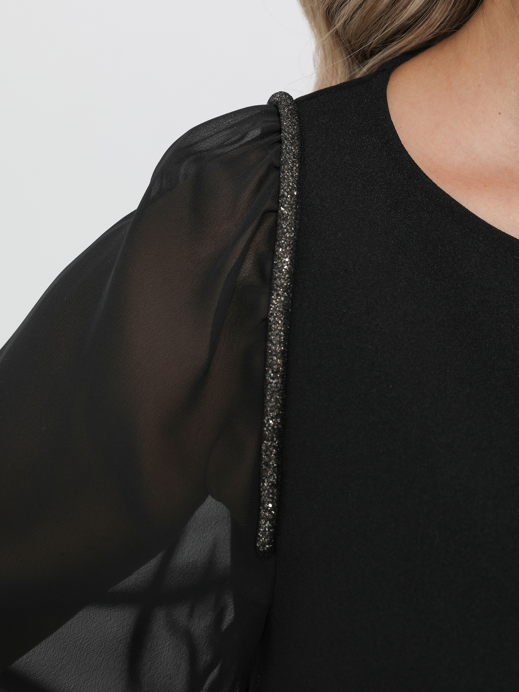 Платье чёрное А-силуэта с объёмными рукавами Dora(фото8)