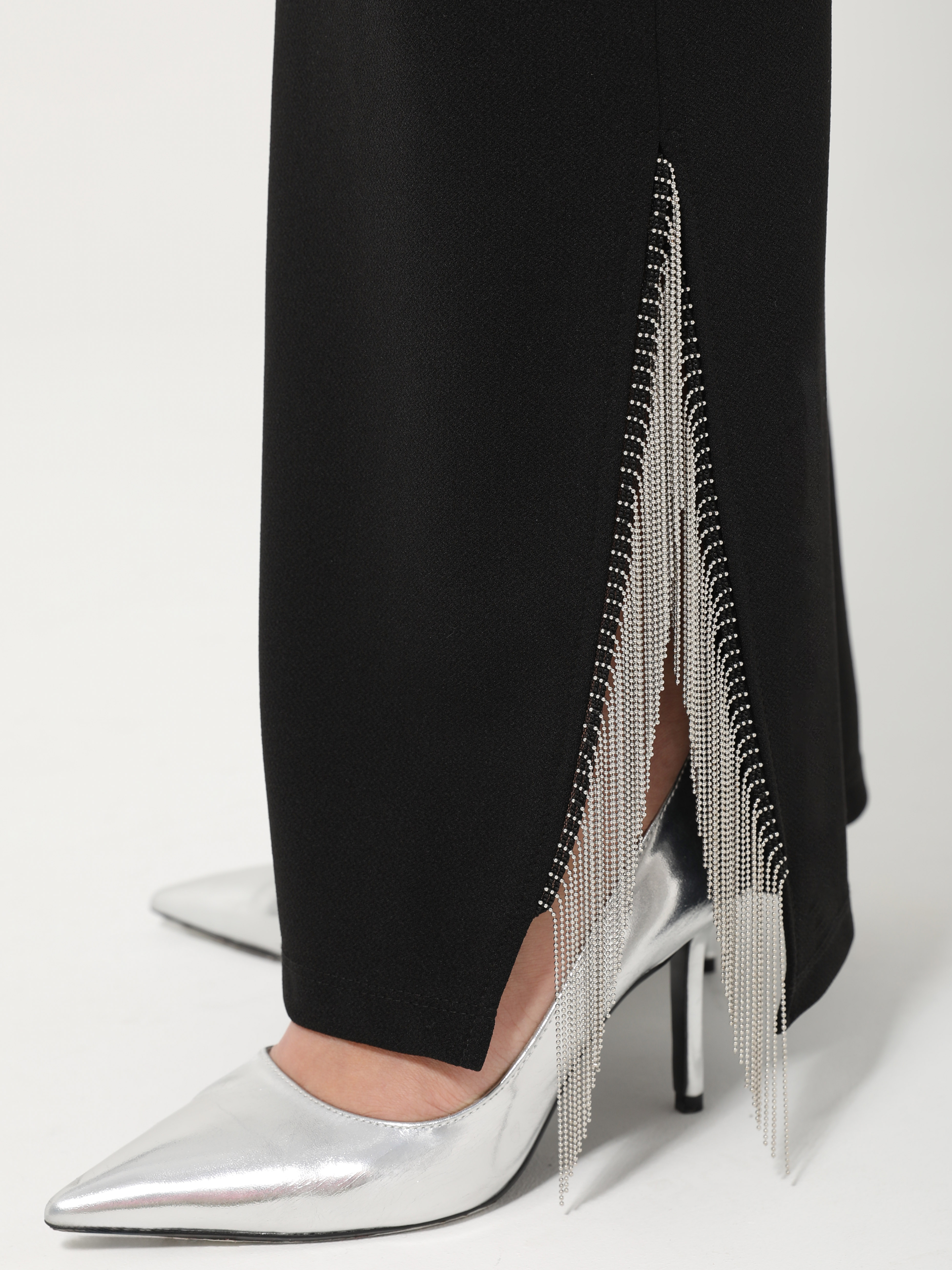 Брюки нарядные чёрные с металлической бахромой Dora(фото9)