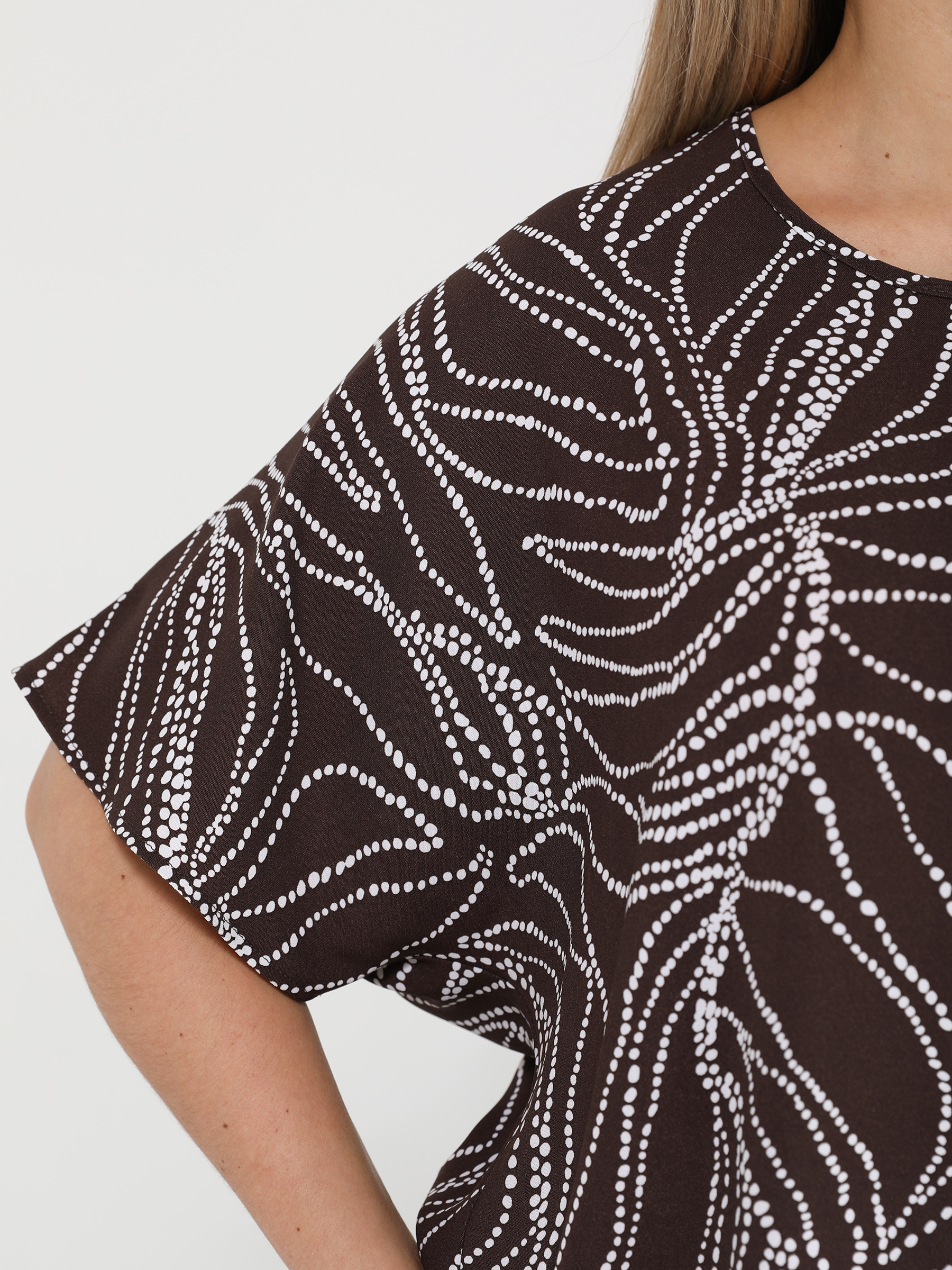 Блузка шоколадного цвета с принтом Dora(фото7)