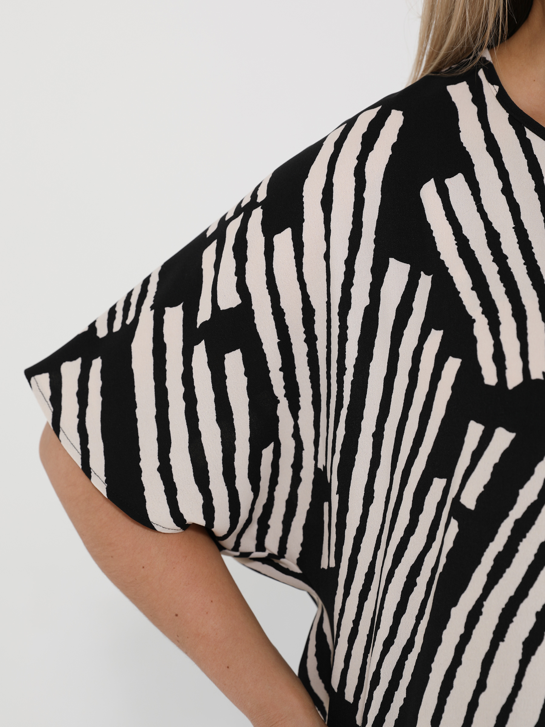 Блузка чёрная в полоску Dora(фото6)