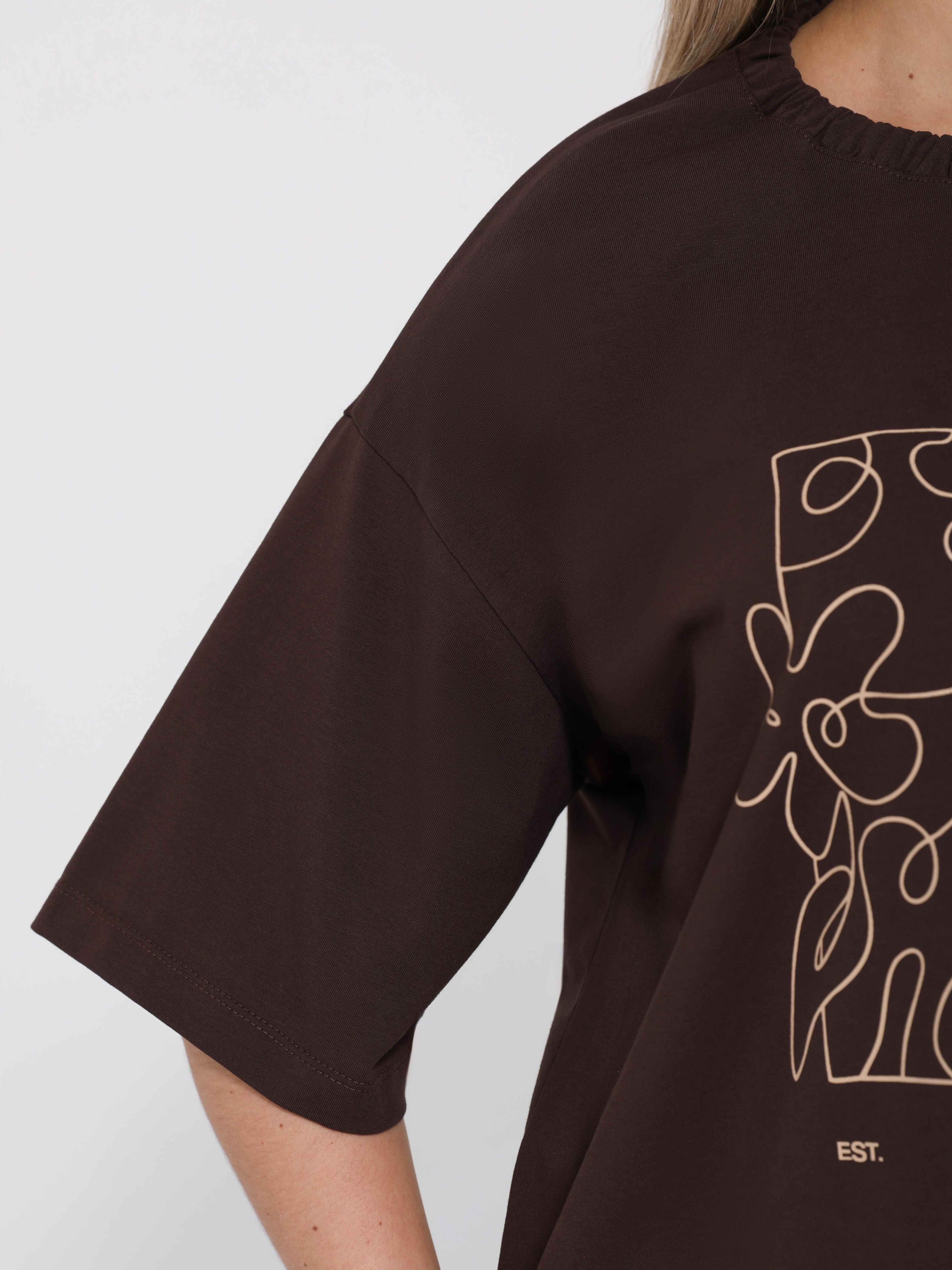 Футболка трикотажная коричневого цвета с принтом Dora(фото6)