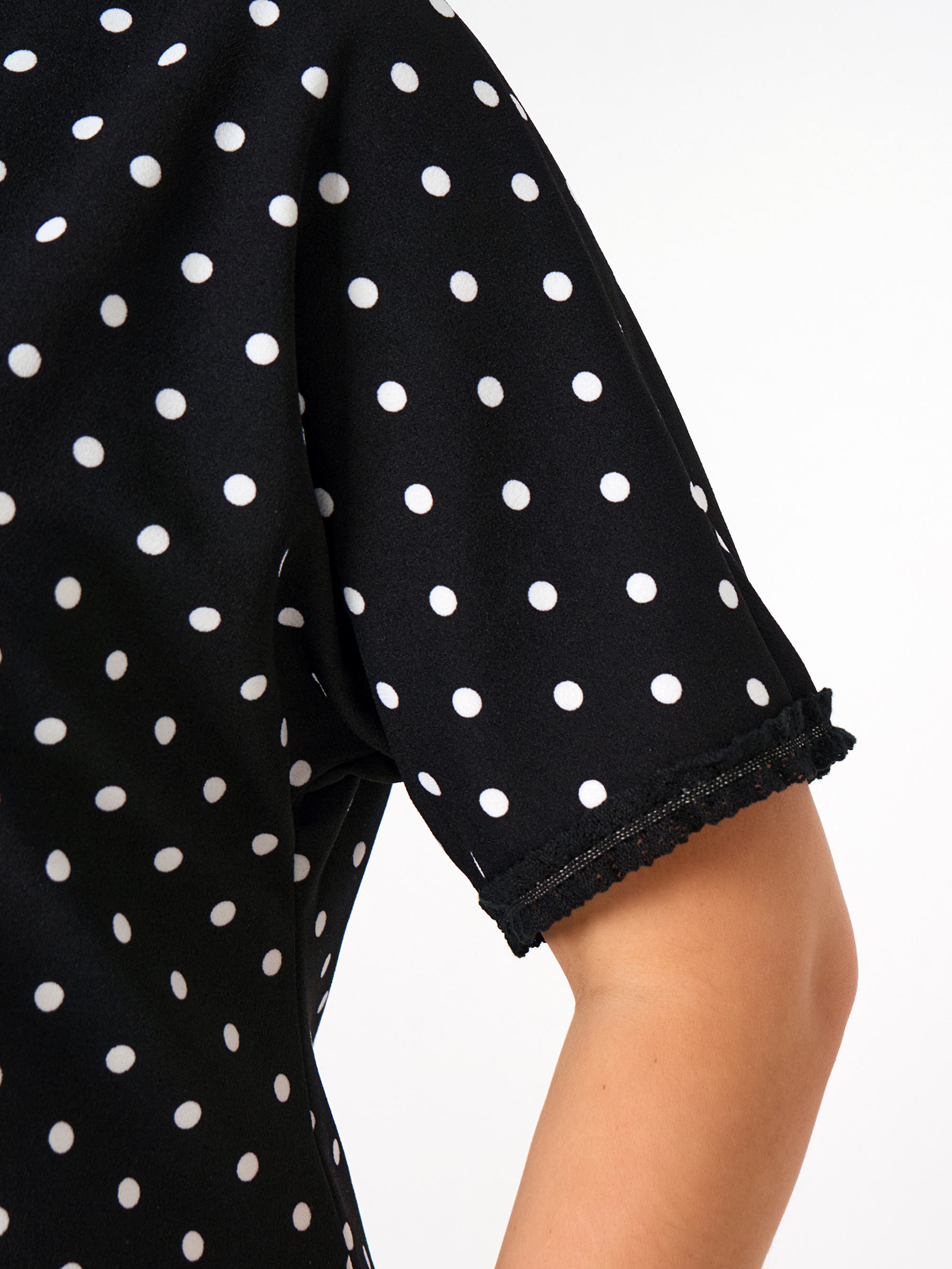 Платье чёрное из трикотажа в горошек Dora(фото6)