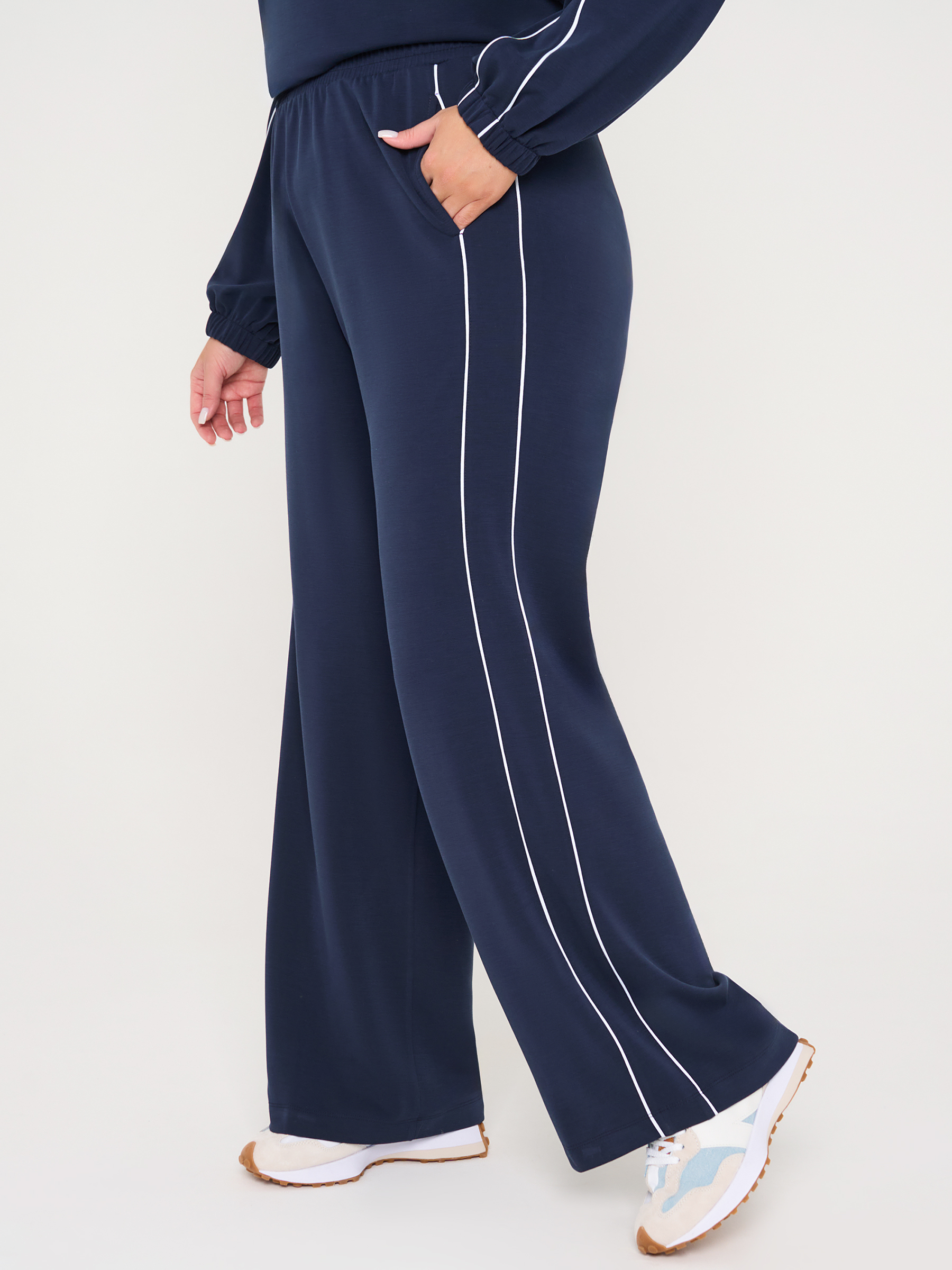 Брюки трикотажные тёмно-синие с карманами Dora(фото4)