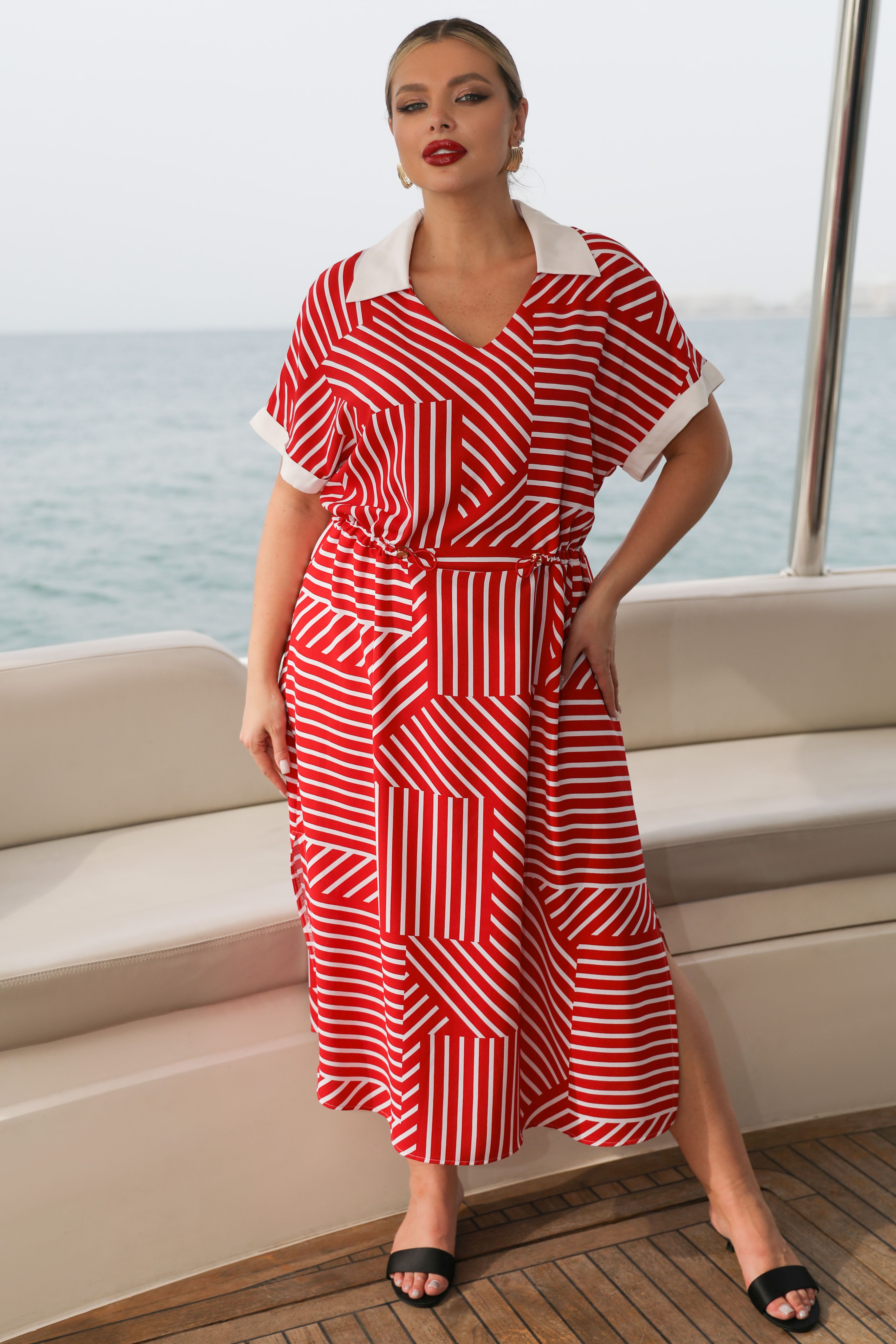 Платье красное в полоску с разрезами по низу Dora