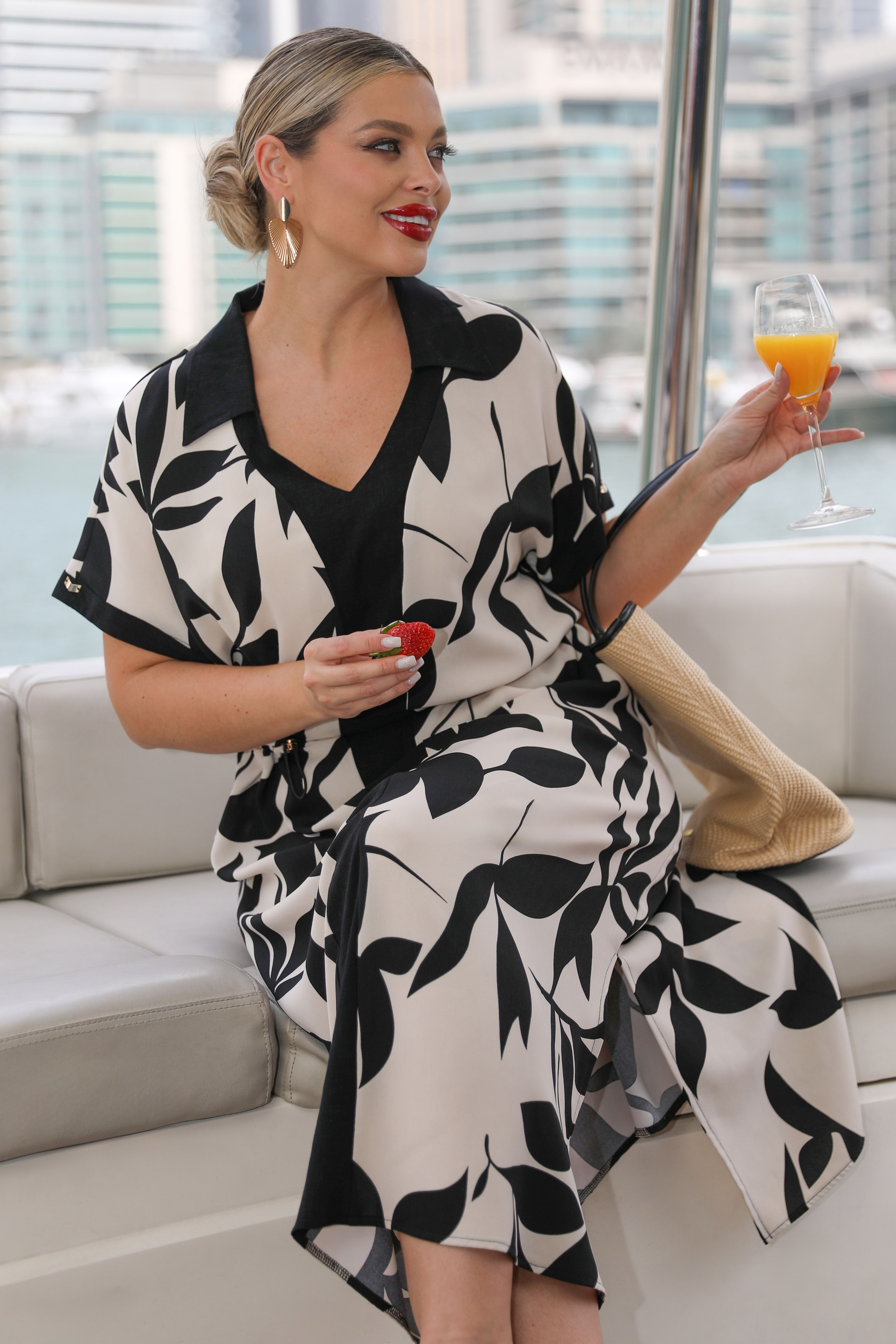 Платье бежевое с разрезами по низу Dora