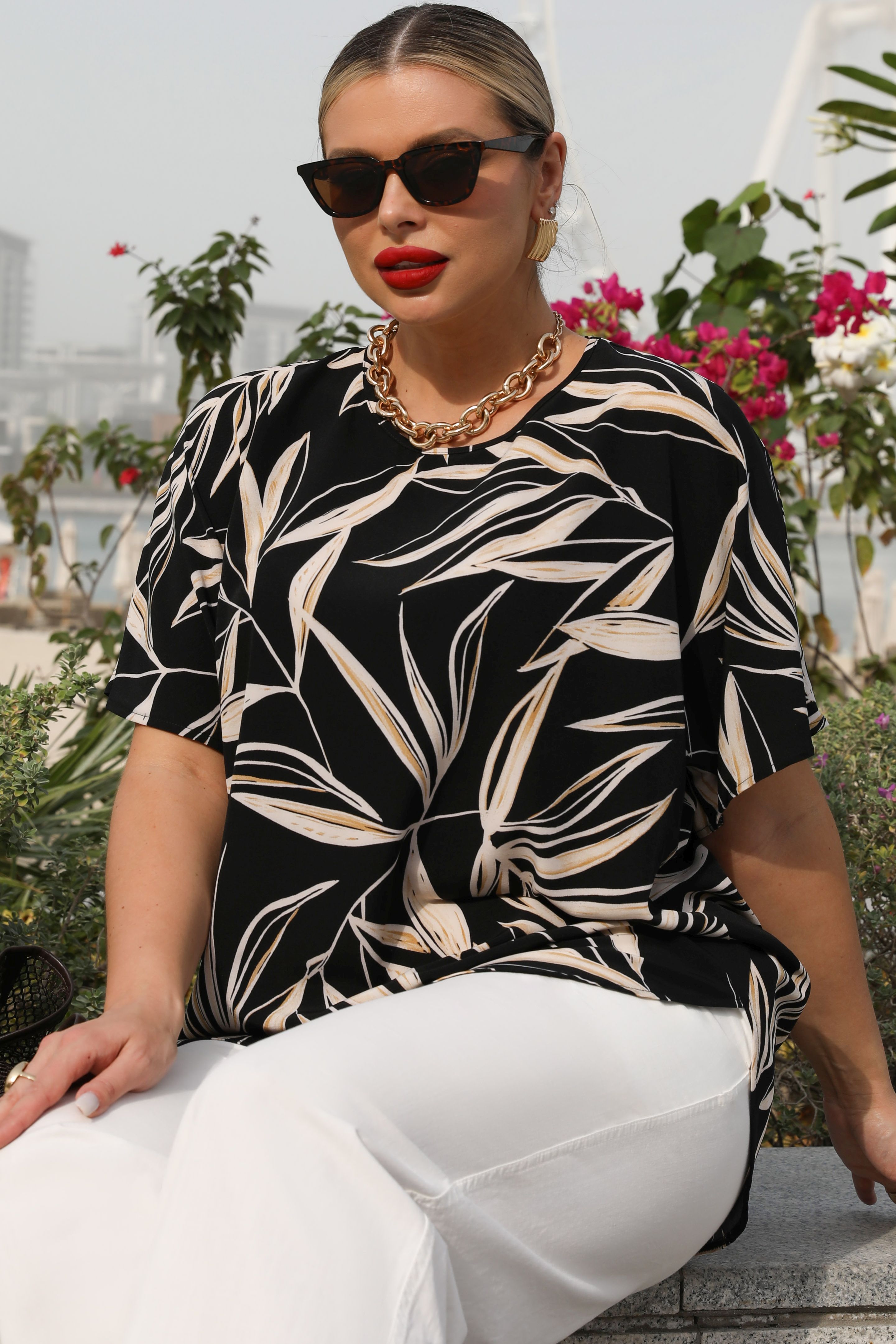 Блузка чёрная с короткими рукавами Dora