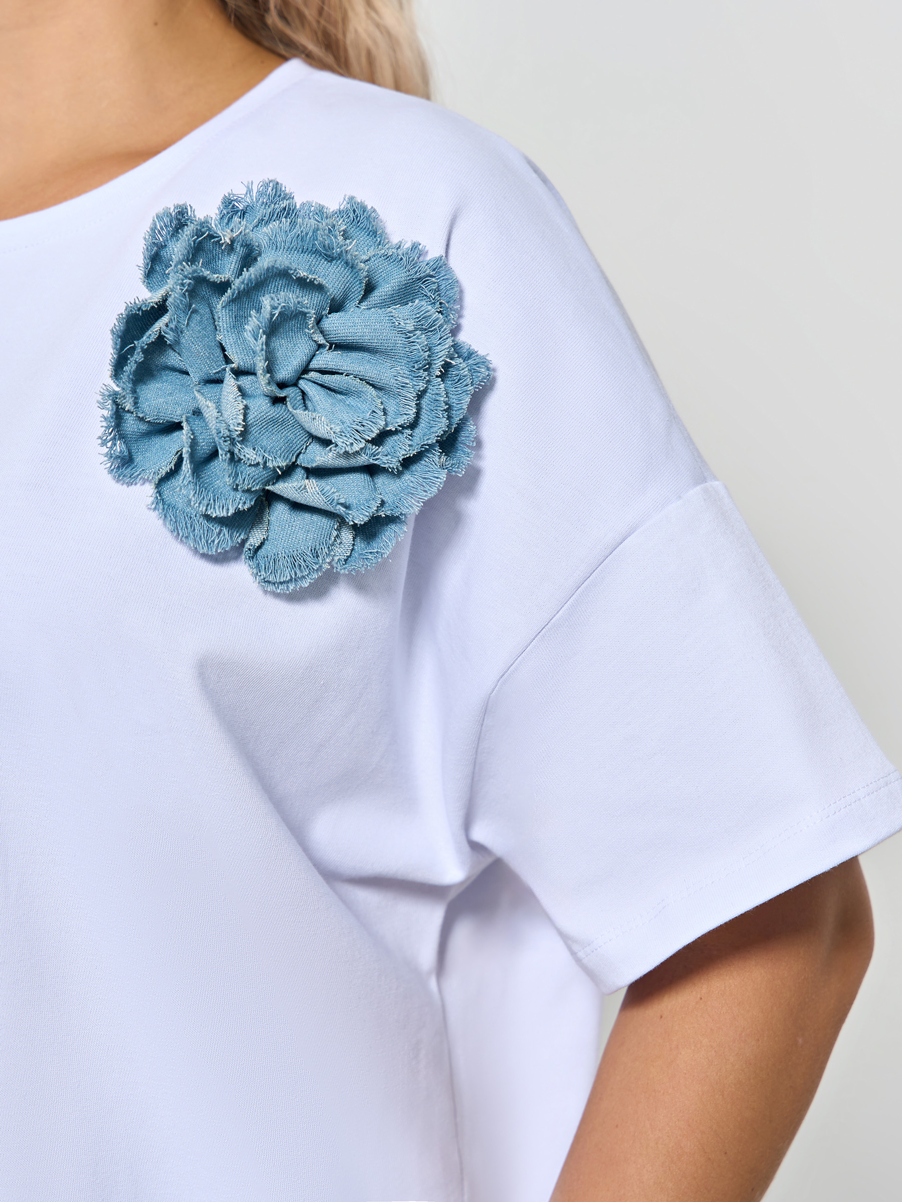 Футболка трикотажная с брошью Dora(фото6)