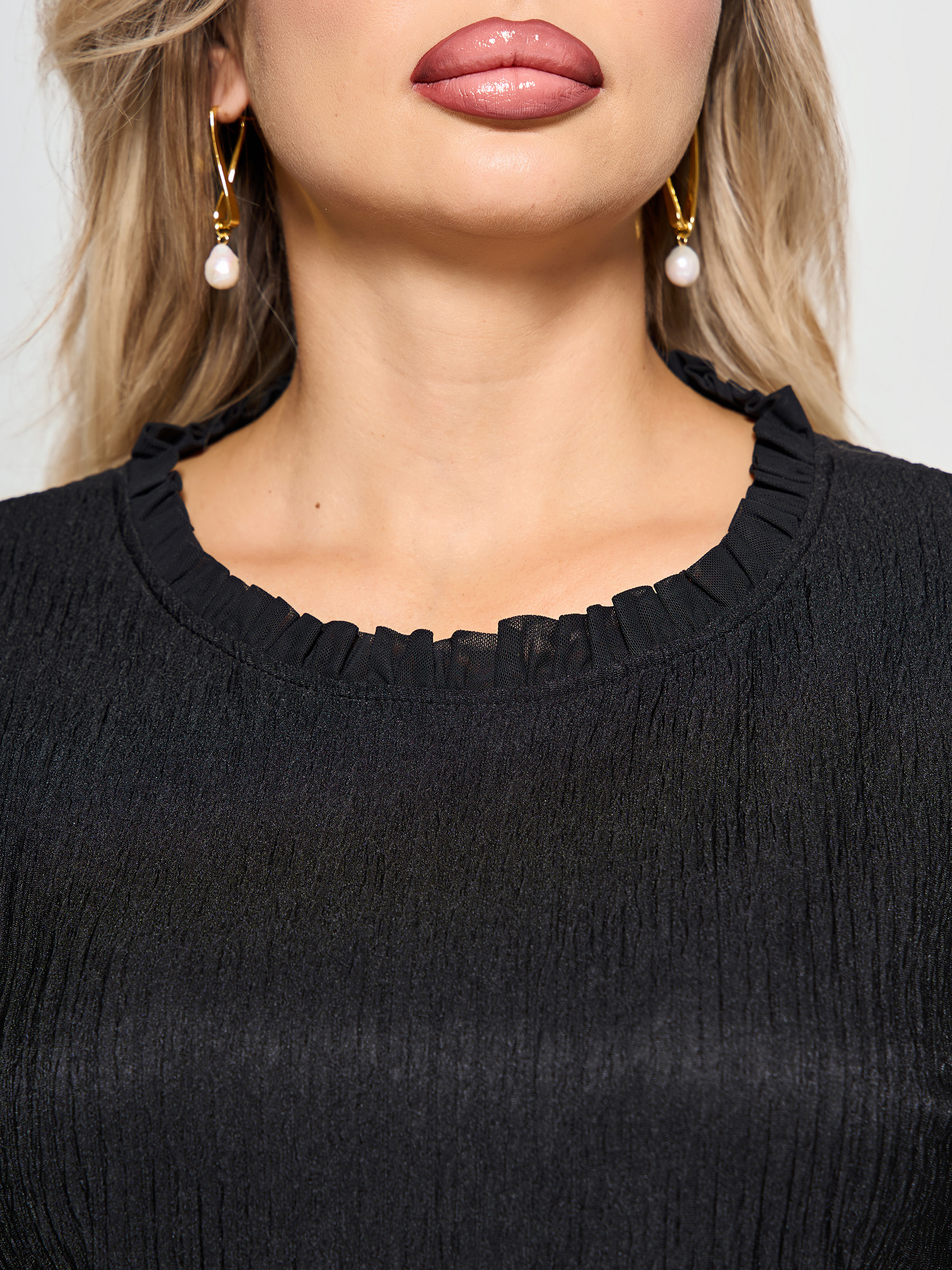 Платье-футляр чёрное из трикотажа гофре Dora(фото4)