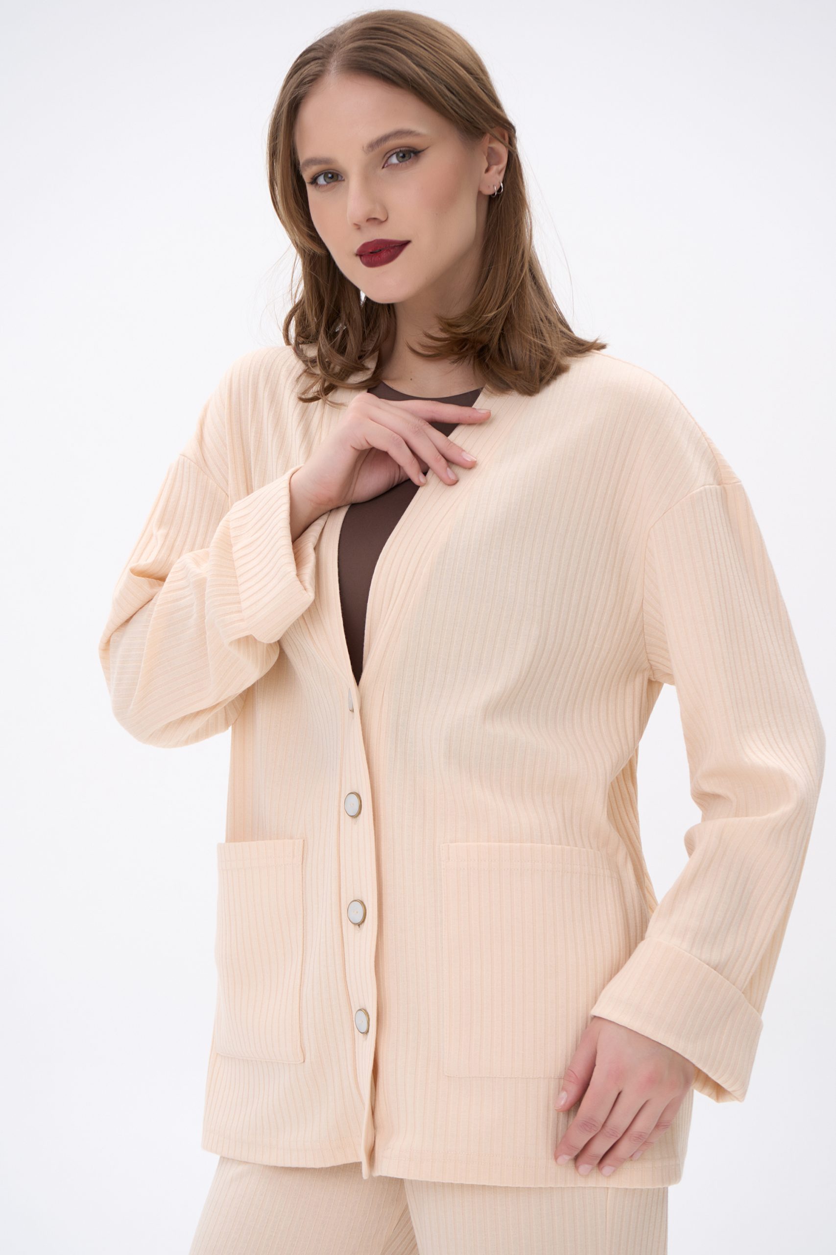 Кардиган бежевый трикотажный с карманами Elza