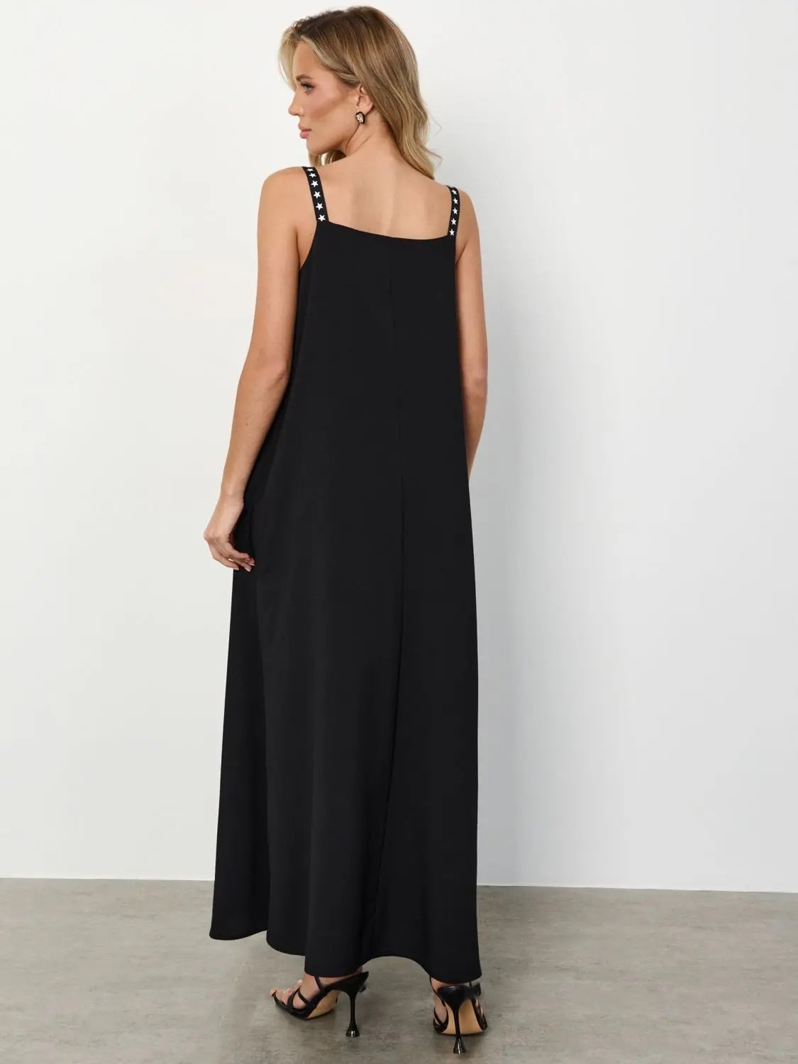 Сарафан макси чёрное на бретелях Jetty(фото8)