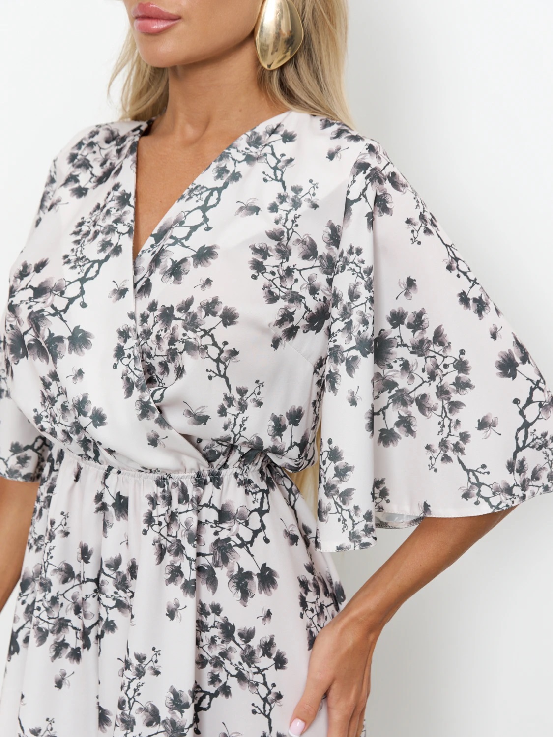 Комбинезон светло-бежевый с юбкой-шортами Jetty(фото4)