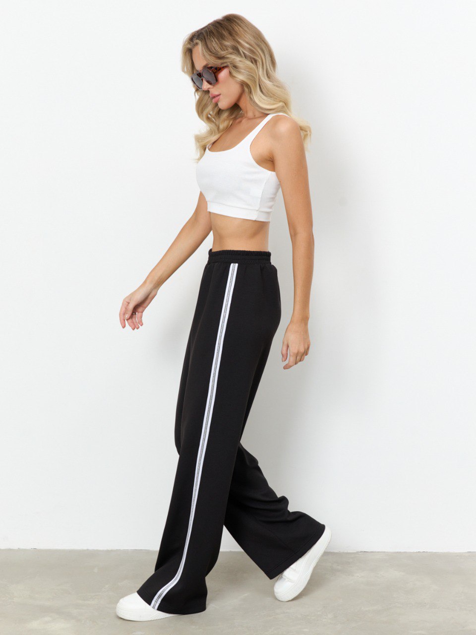 Брюки широкие чёрные с лампасами Jetty(фото3)