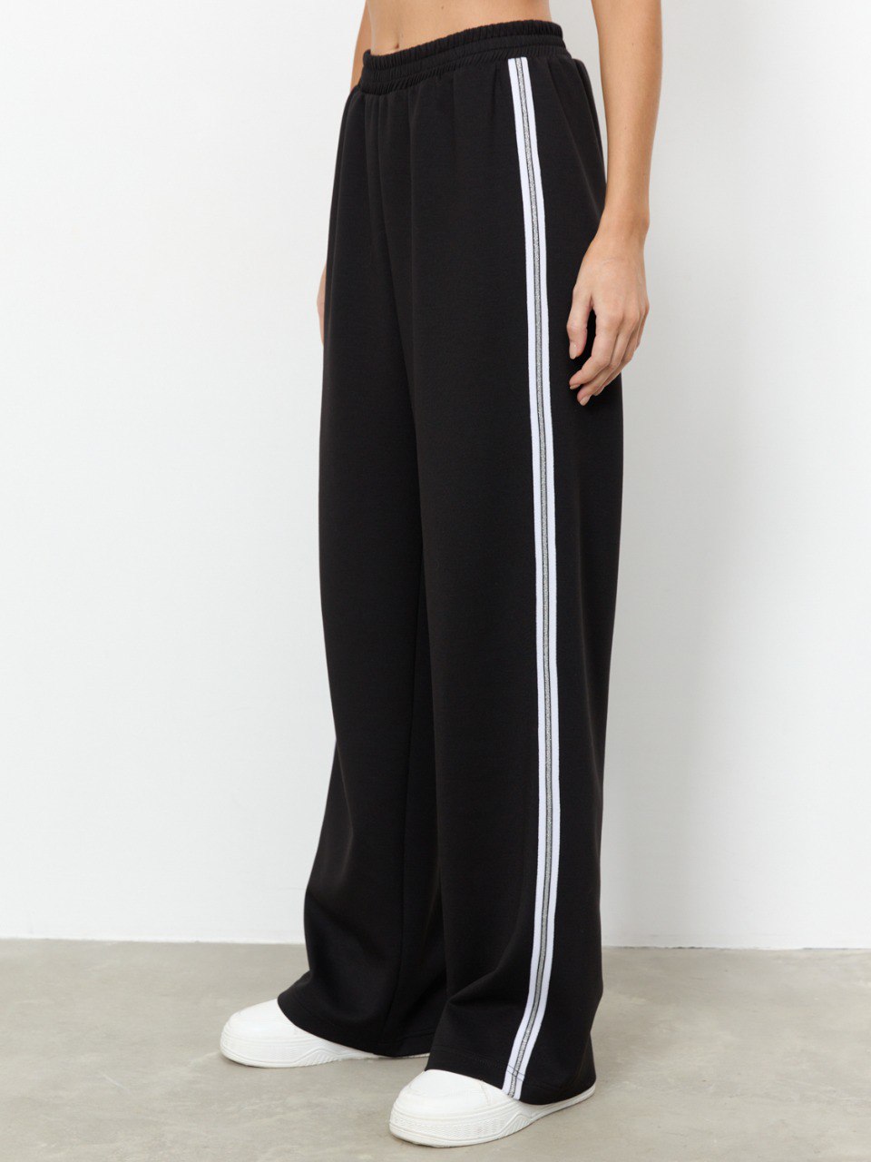 Брюки широкие чёрные с лампасами Jetty(фото6)