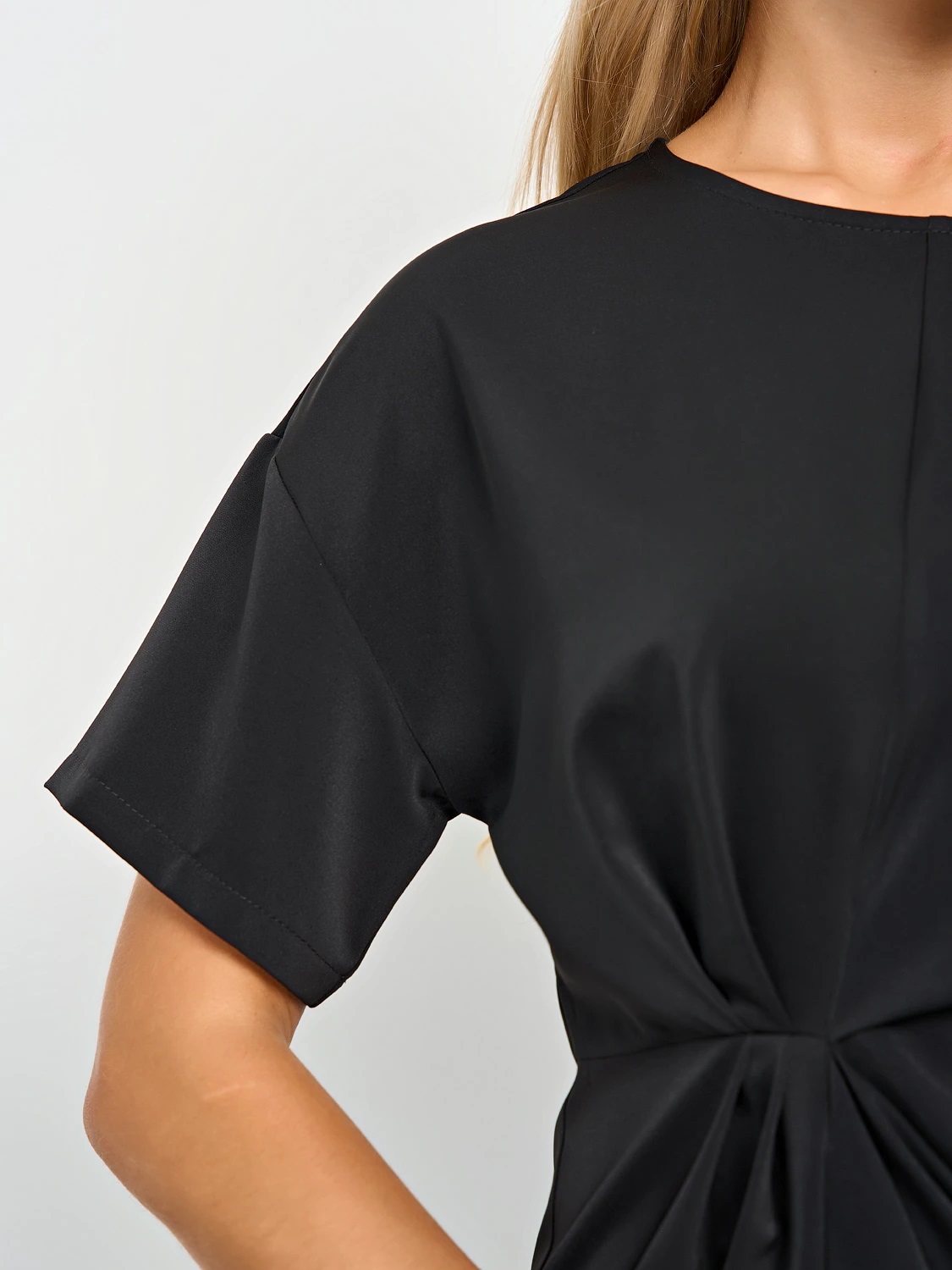 Платье короткое чёрное с кружевом Jetty(фото4)