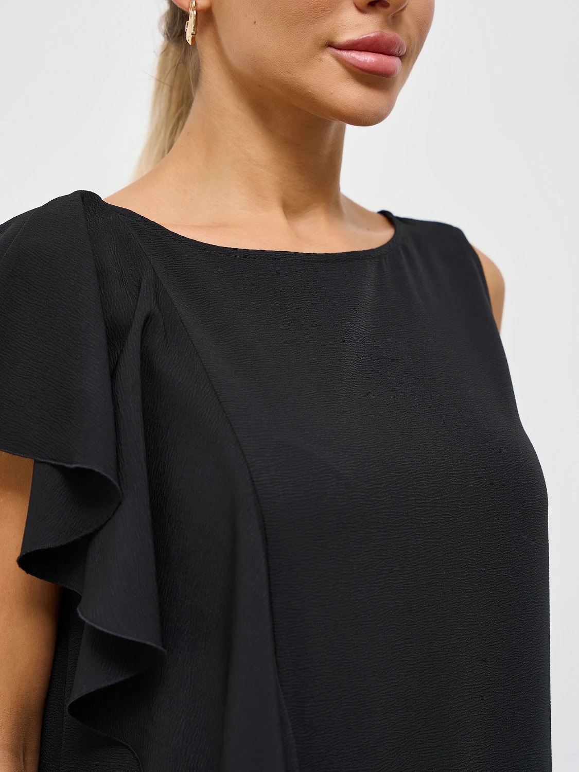 Платье длинное чёрное с воланом Jetty(фото4)