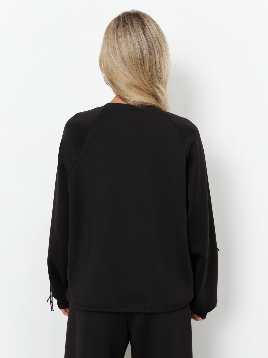 Джемпер трикотажный чёрного цвета Jetty(фото6)