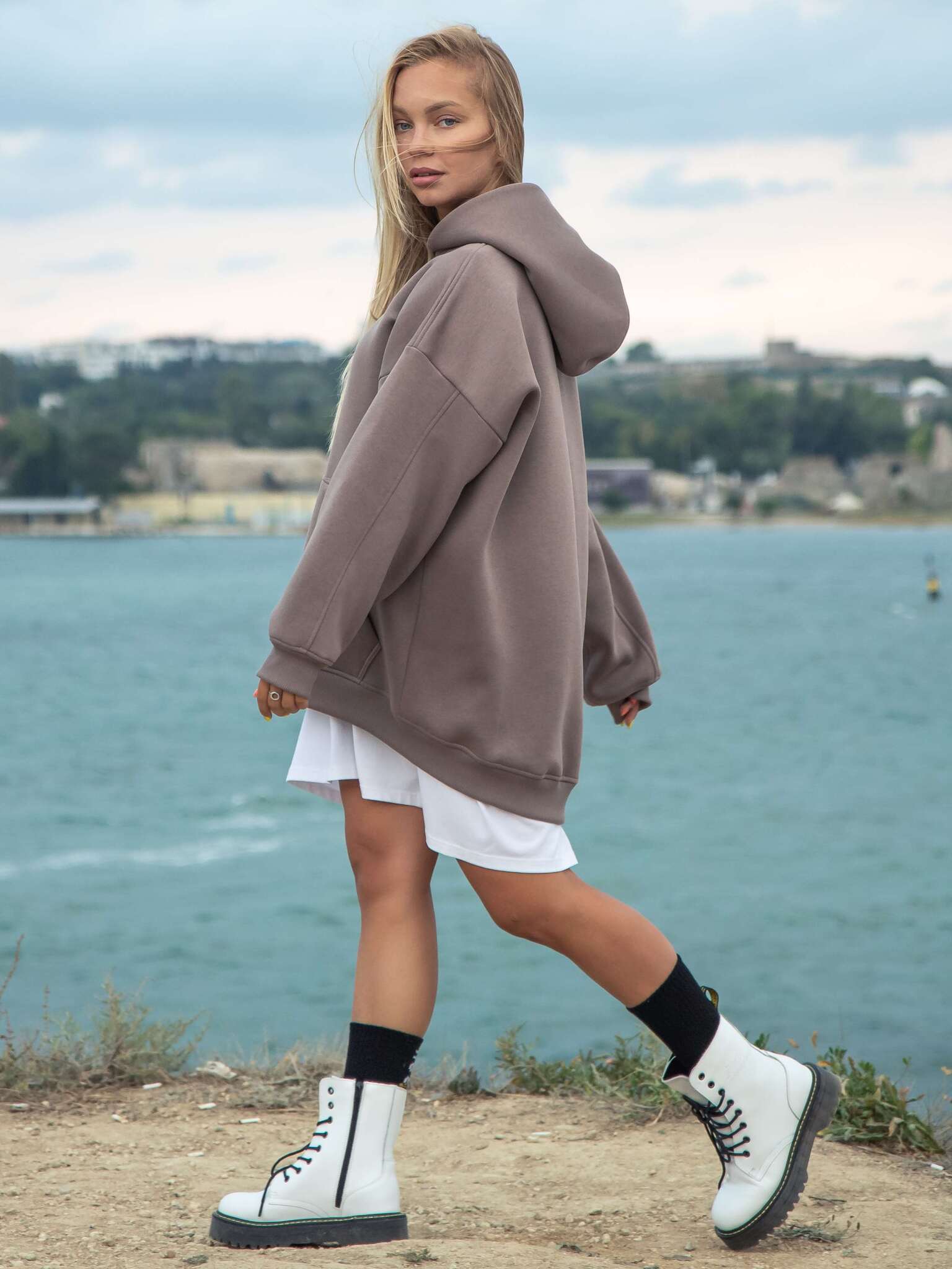 Худи оверсайз с начёсом в цвете нюд Kosmos(фото4)