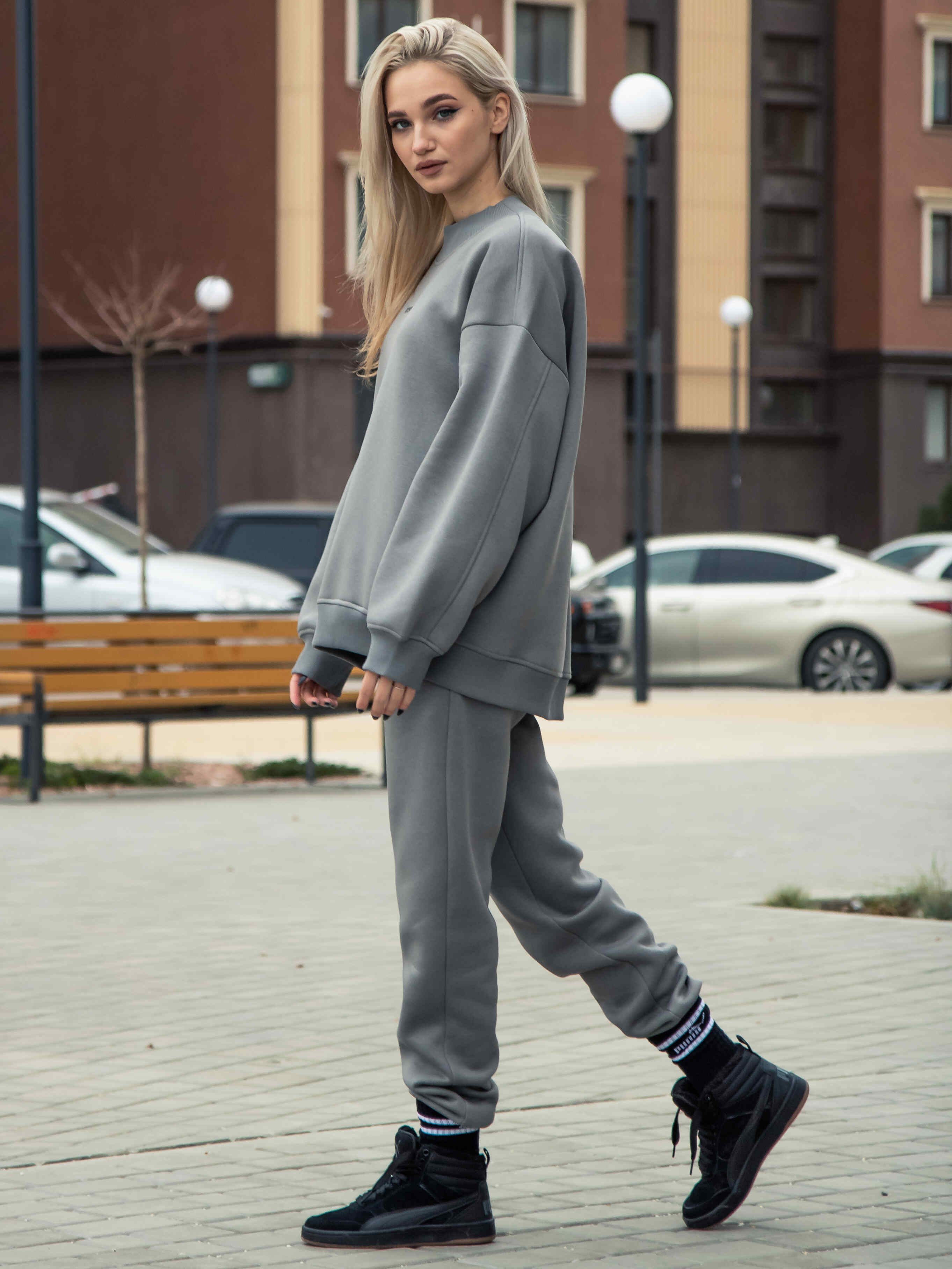 Свитшот женский оверсайз с начёсом Kosmos(фото4)