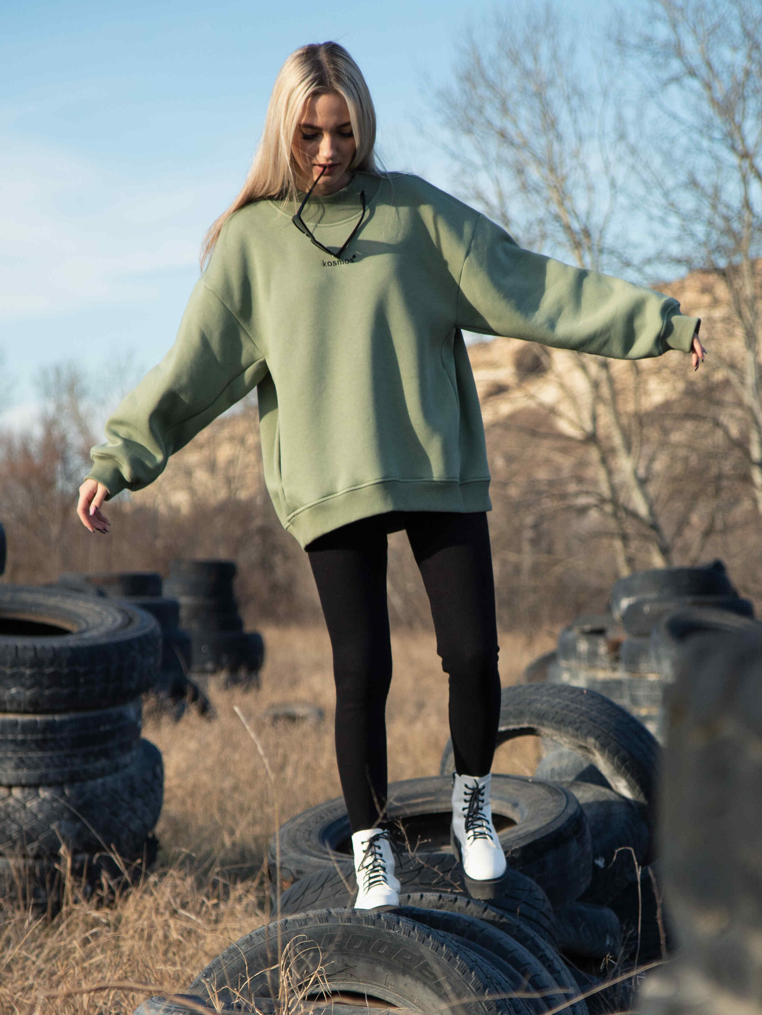 Свитшот женский оверсайз с начёсом Kosmos(фото2)