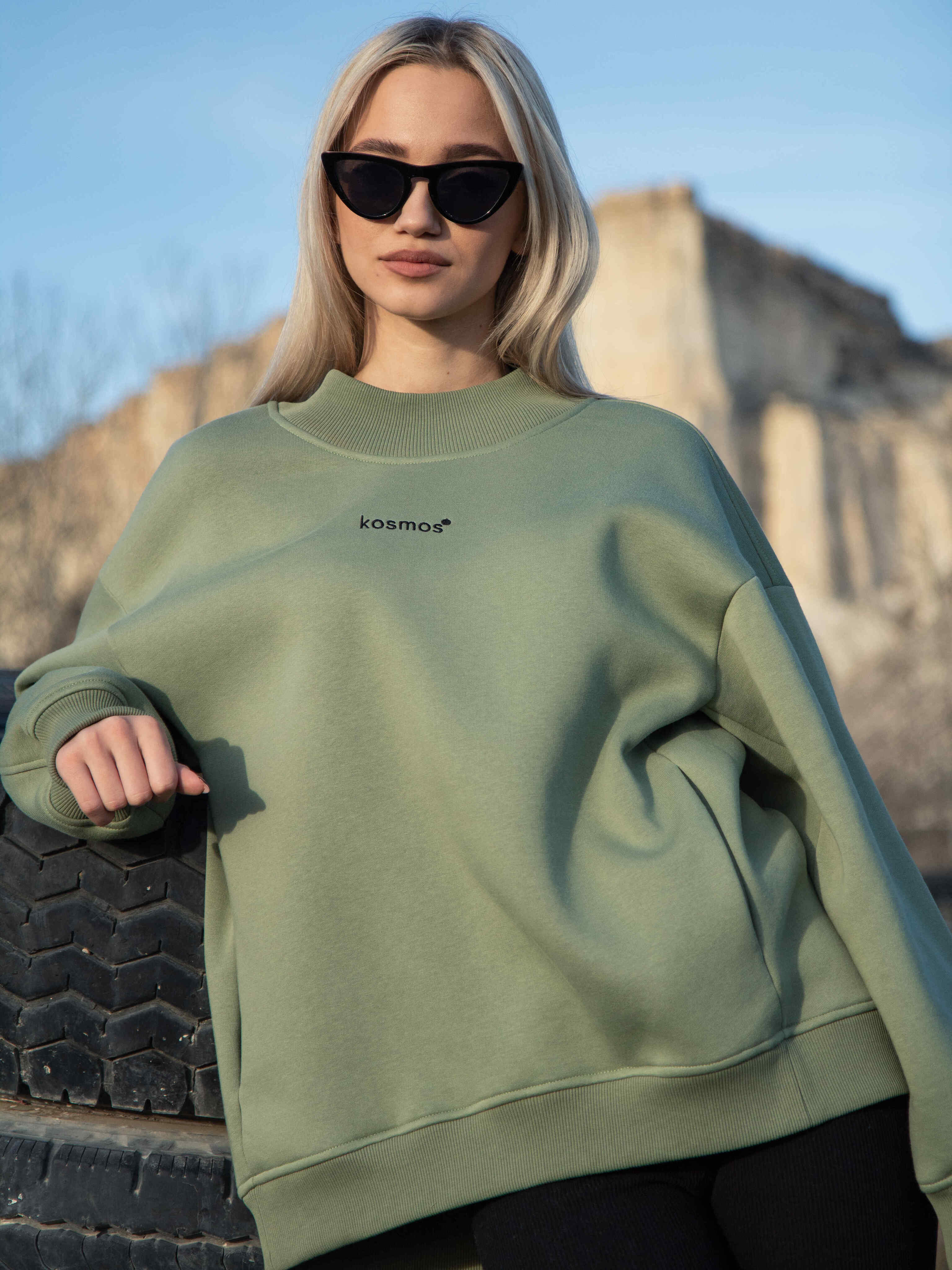 Свитшот женский оверсайз с начёсом Kosmos(фото3)