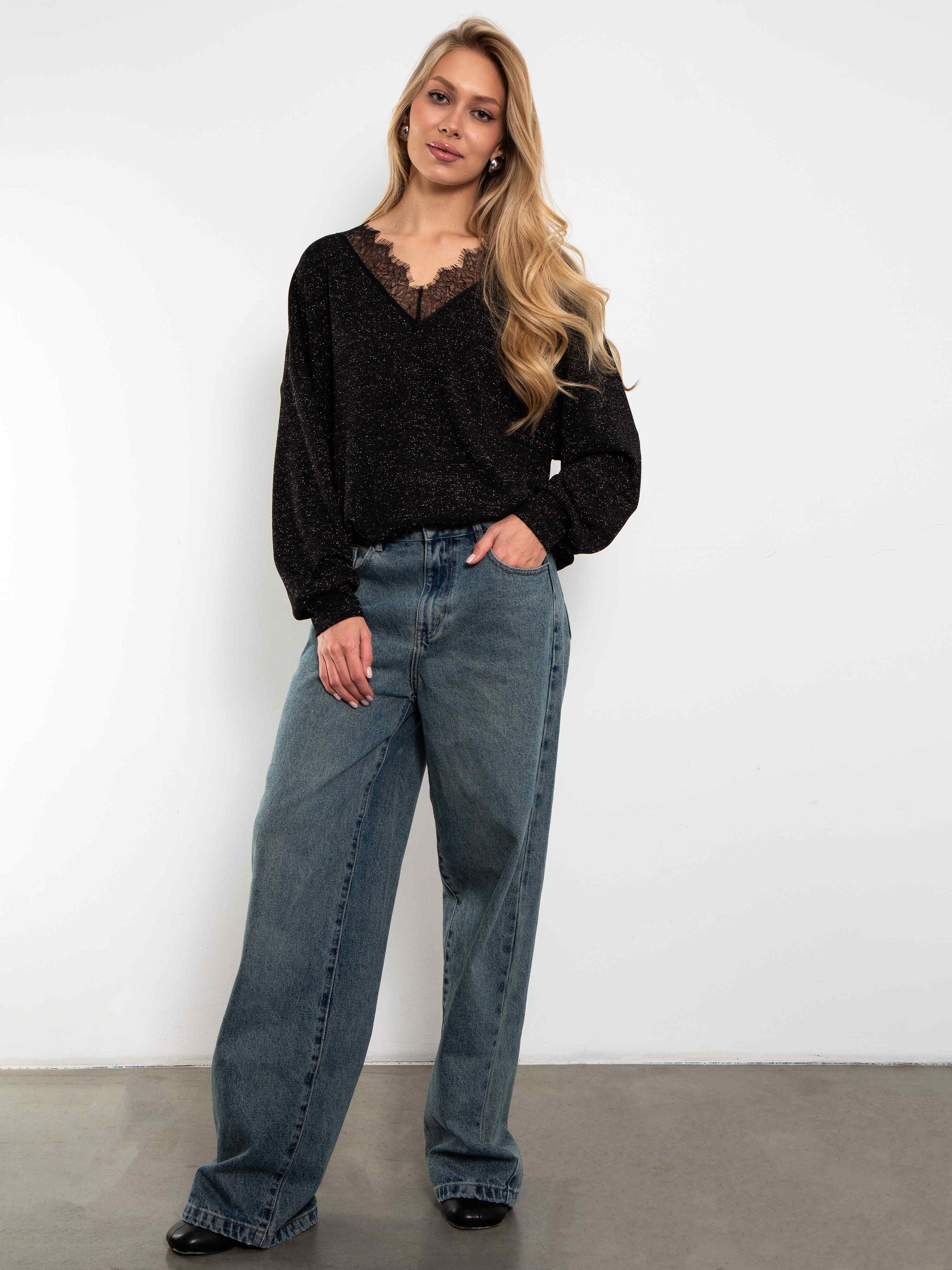 Джемпер чёрный из трикотажа с люрексом Kosmos(фото2)